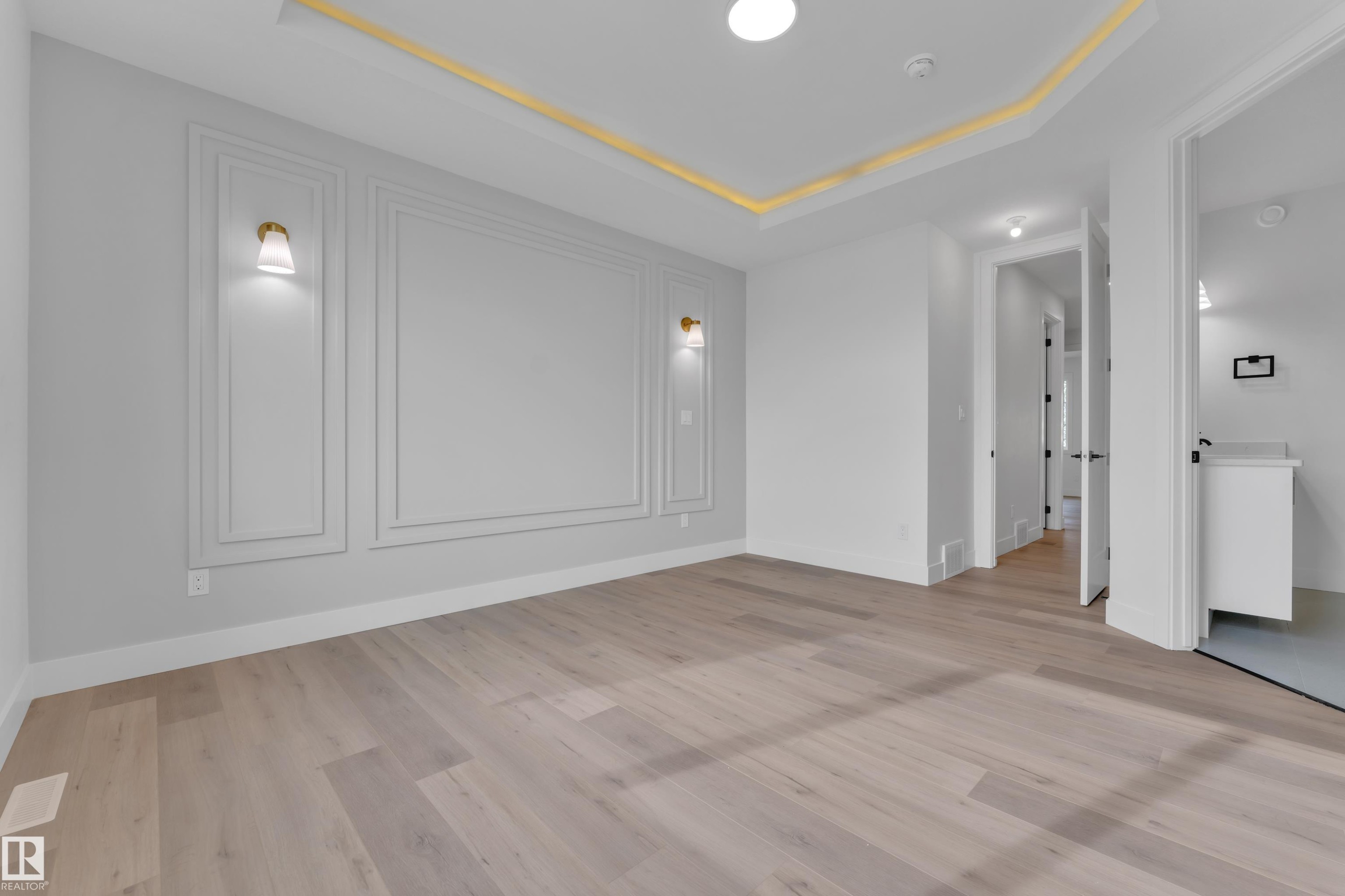 8441 Mayday Link Sw, Edmonton, AB - Indoor Photo Showing Other Room