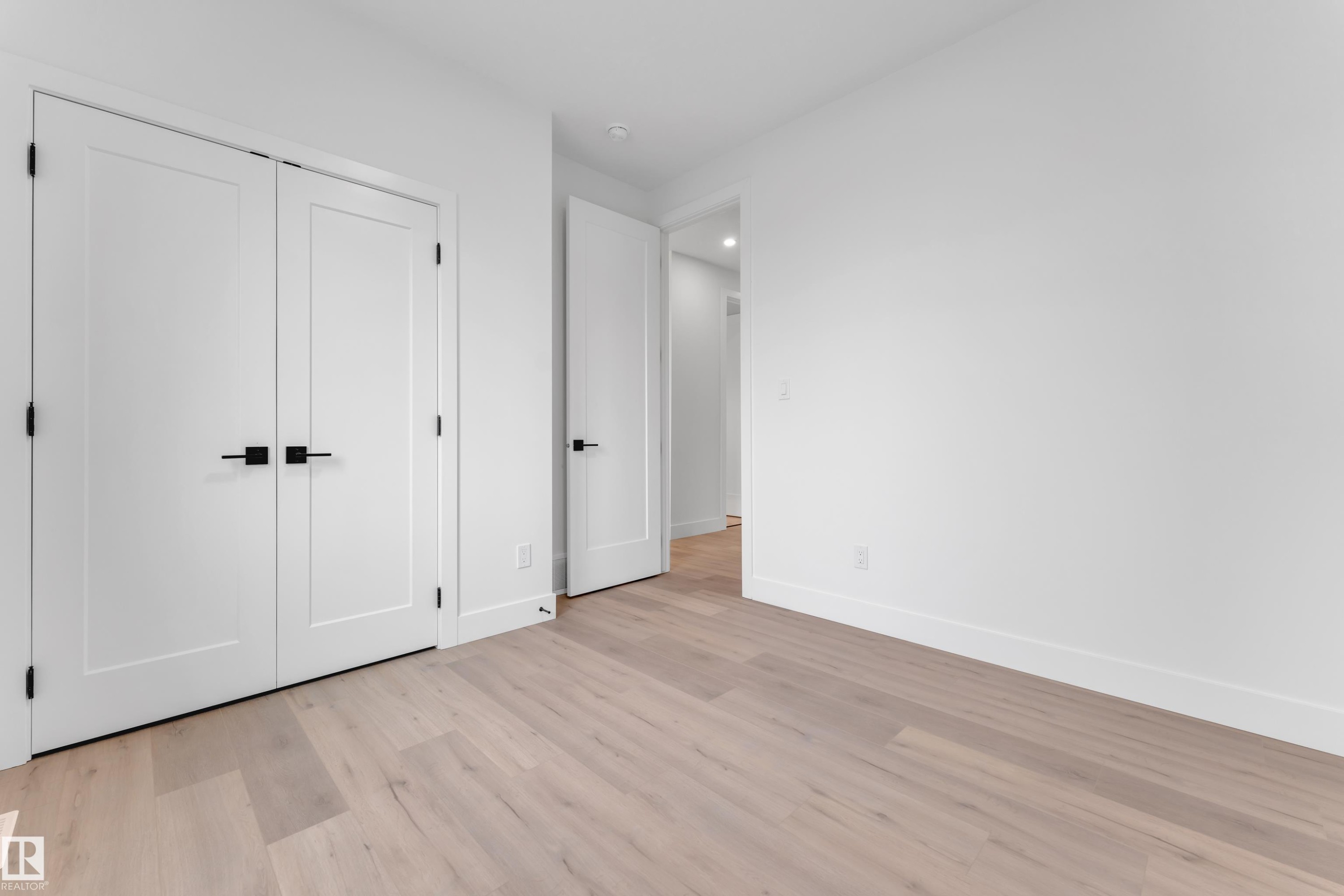 8441 Mayday Link Sw, Edmonton, AB - Indoor Photo Showing Other Room