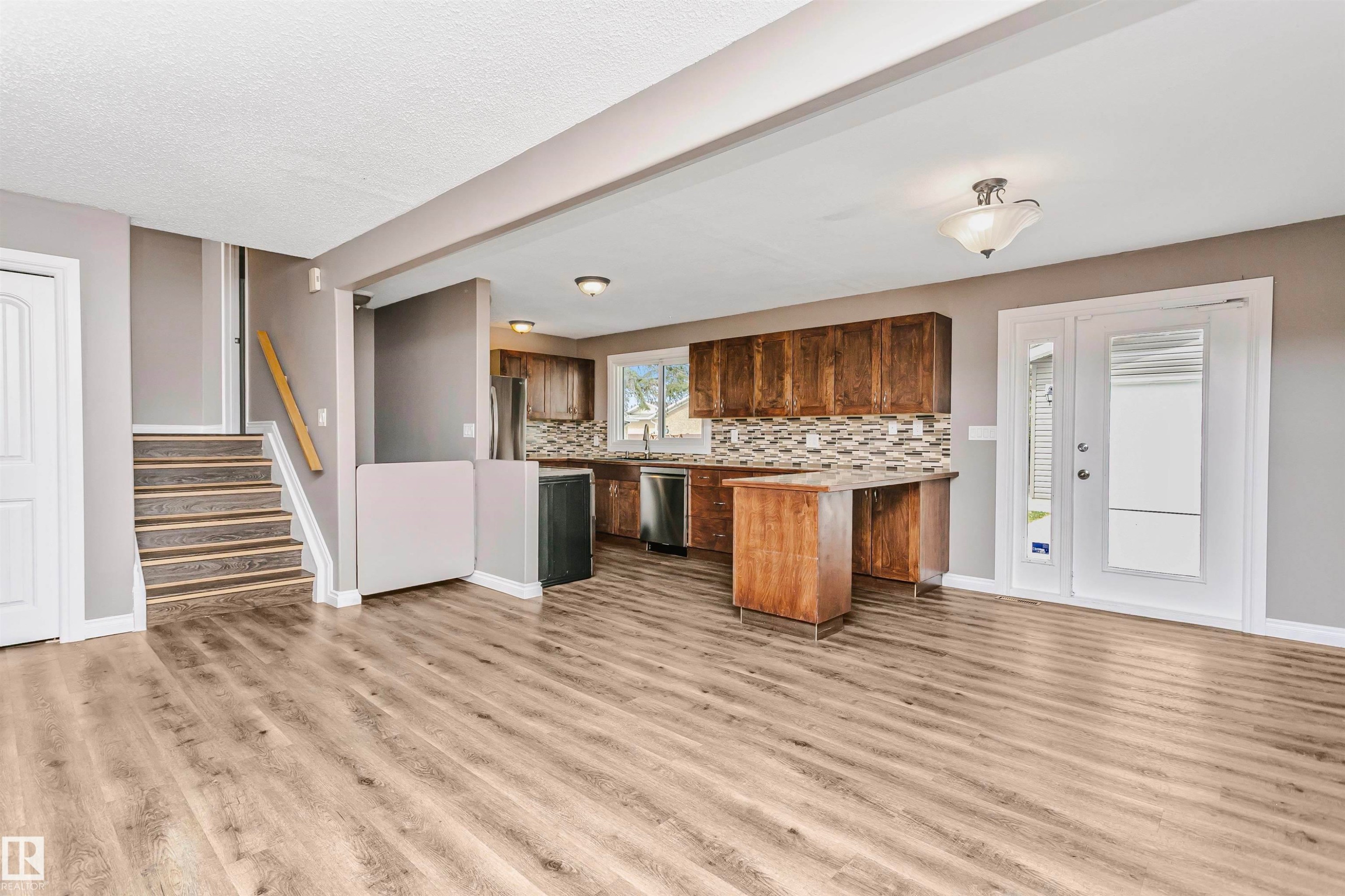 6612 182 Street, Edmonton, AB - Indoor Photo Showing Kitchen