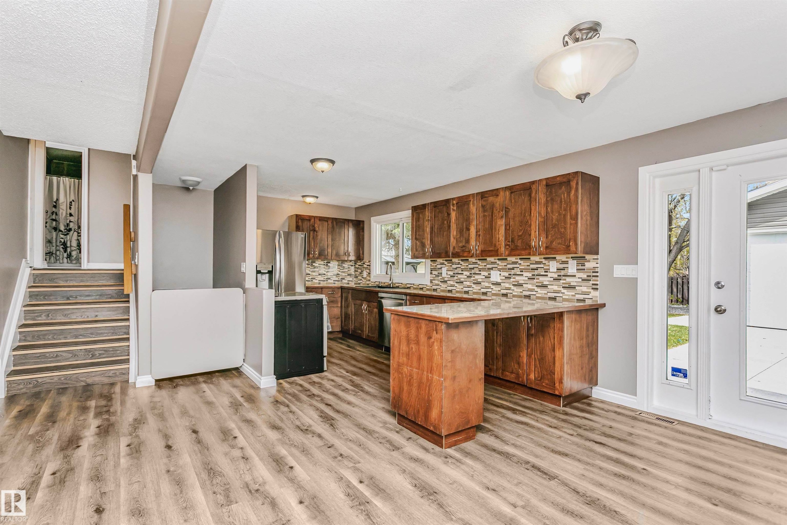 6612 182 Street, Edmonton, AB - Indoor Photo Showing Kitchen