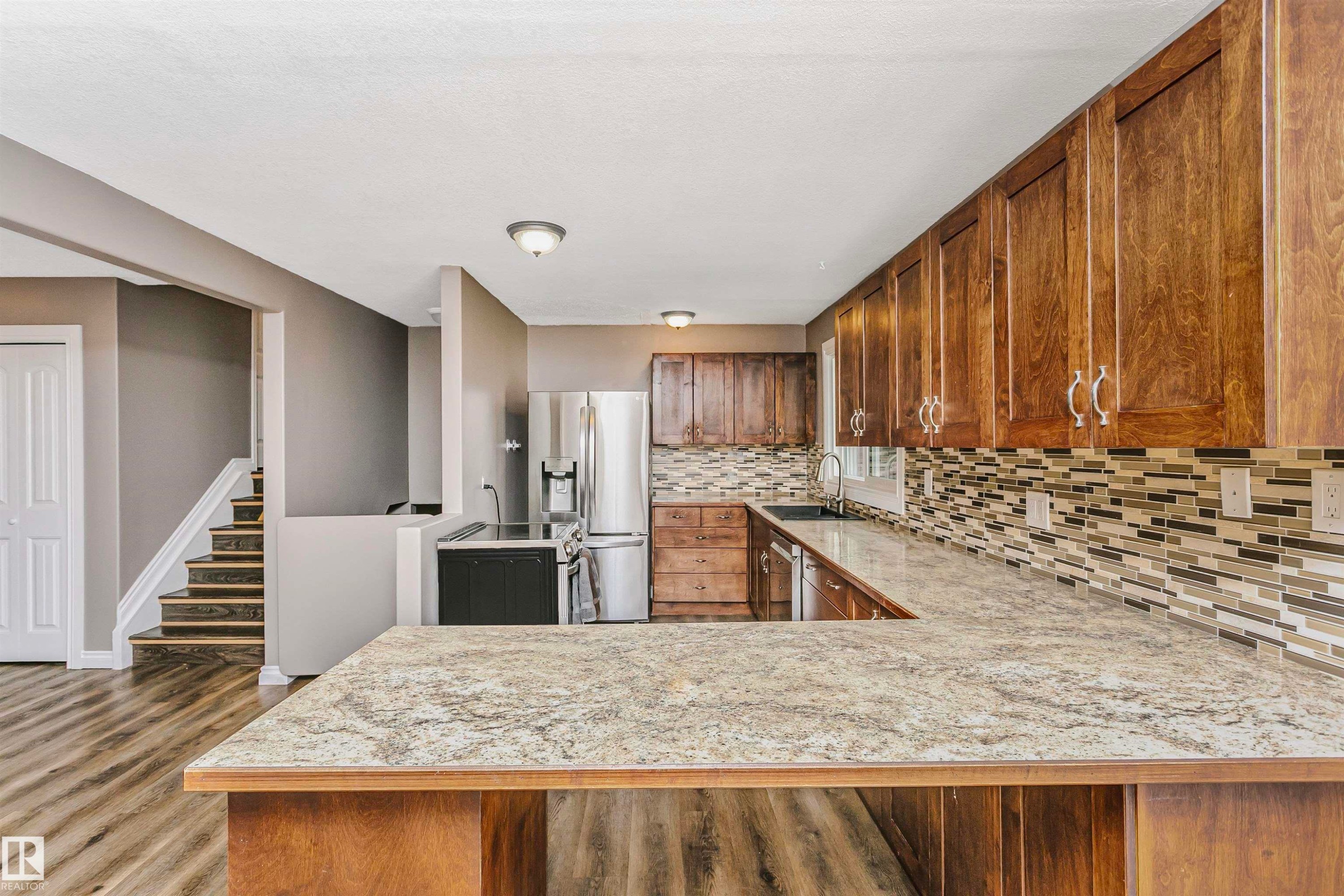 6612 182 Street, Edmonton, AB - Indoor Photo Showing Kitchen With Stainless Steel Kitchen With Double Sink