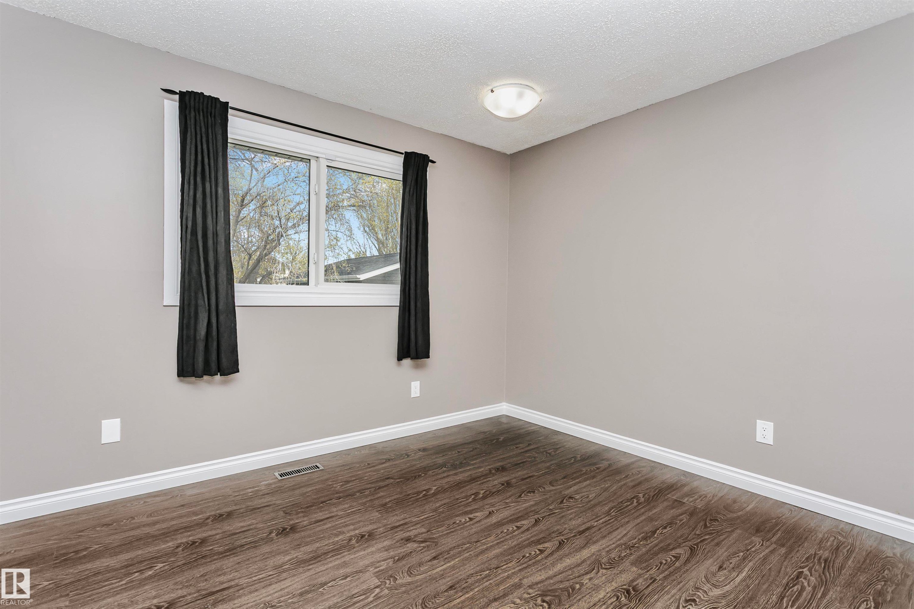 6612 182 Street, Edmonton, AB - Indoor Photo Showing Other Room