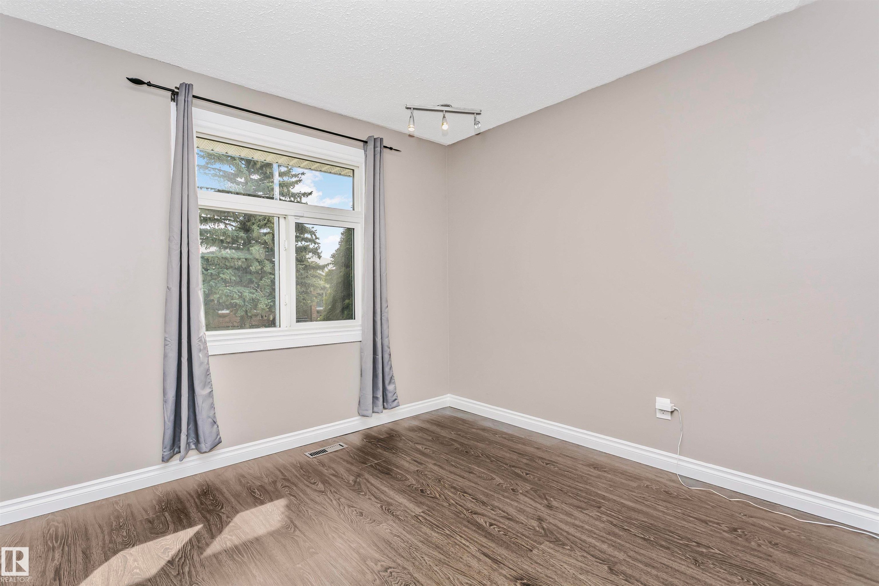 6612 182 Street, Edmonton, AB - Indoor Photo Showing Other Room