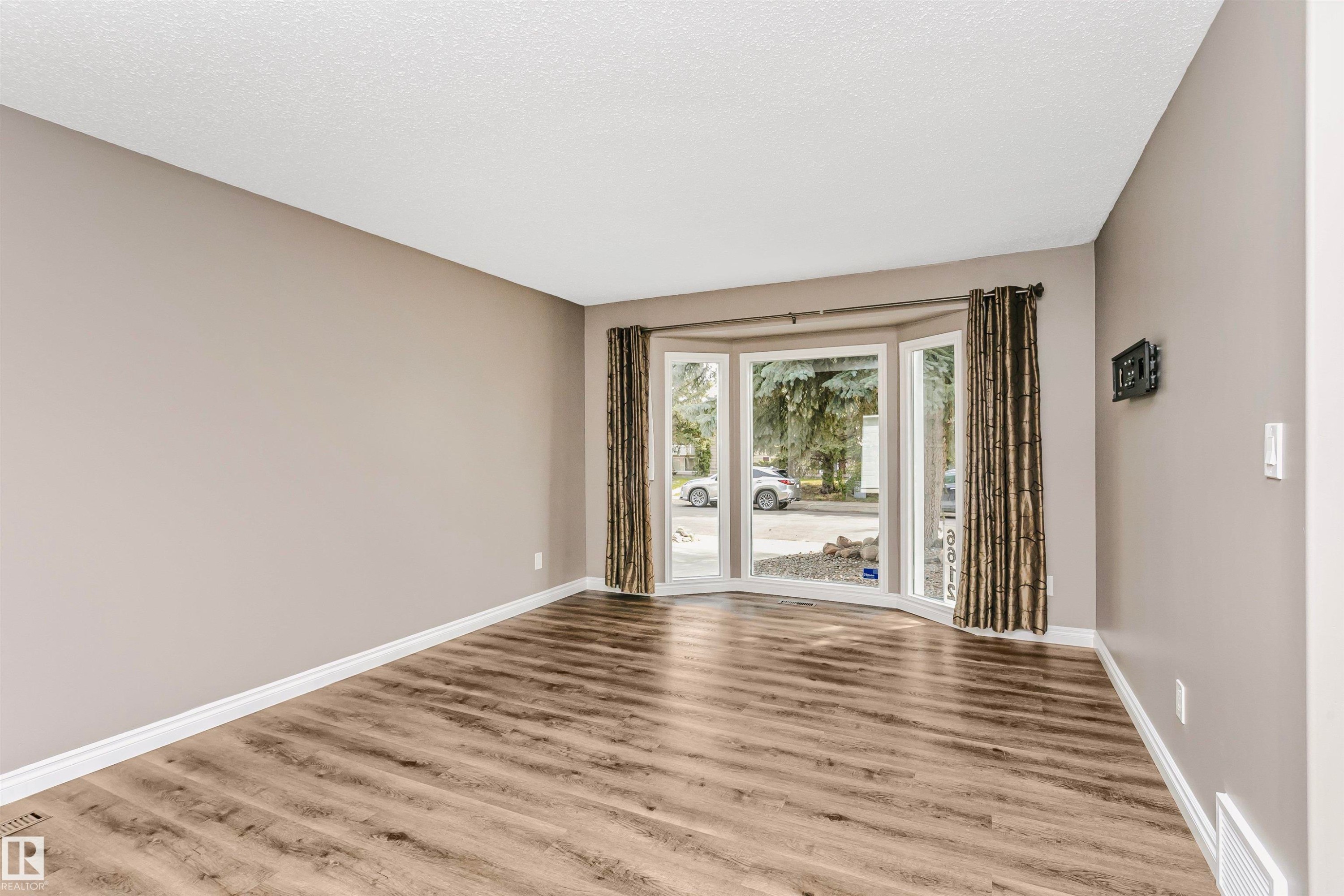6612 182 Street, Edmonton, AB - Indoor
