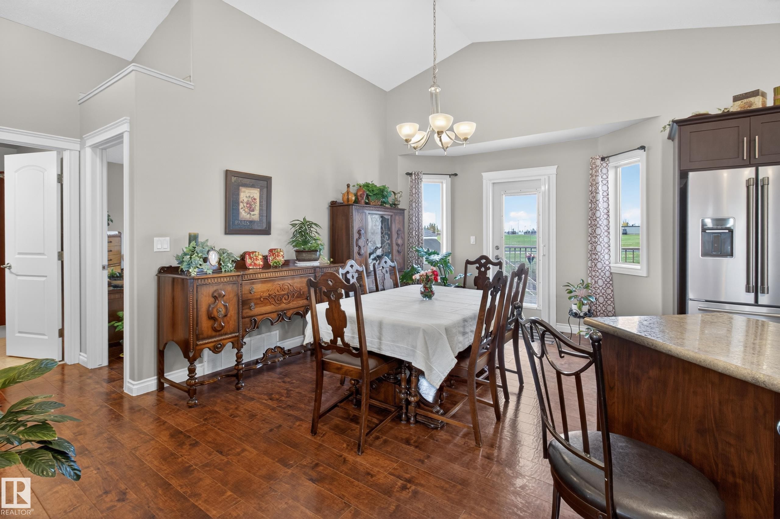 21 Beaverhill View Cr, Tofield, AB - Indoor Photo Showing Dining Room