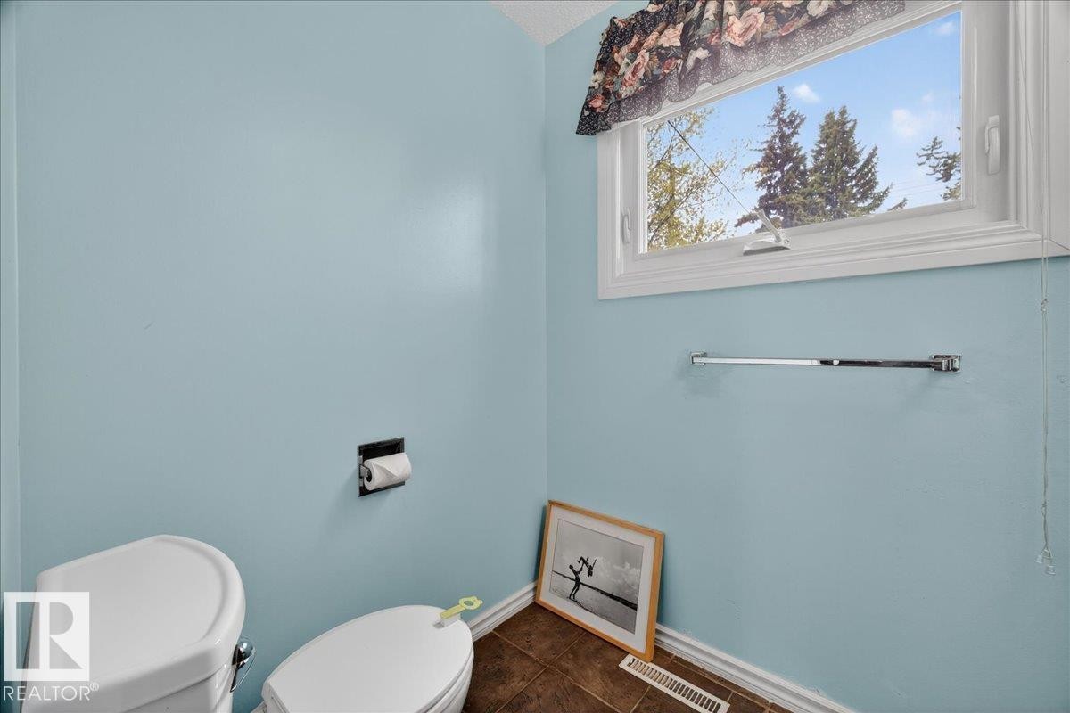 4124 121 Street, Edmonton, AB - Indoor Photo Showing Bathroom