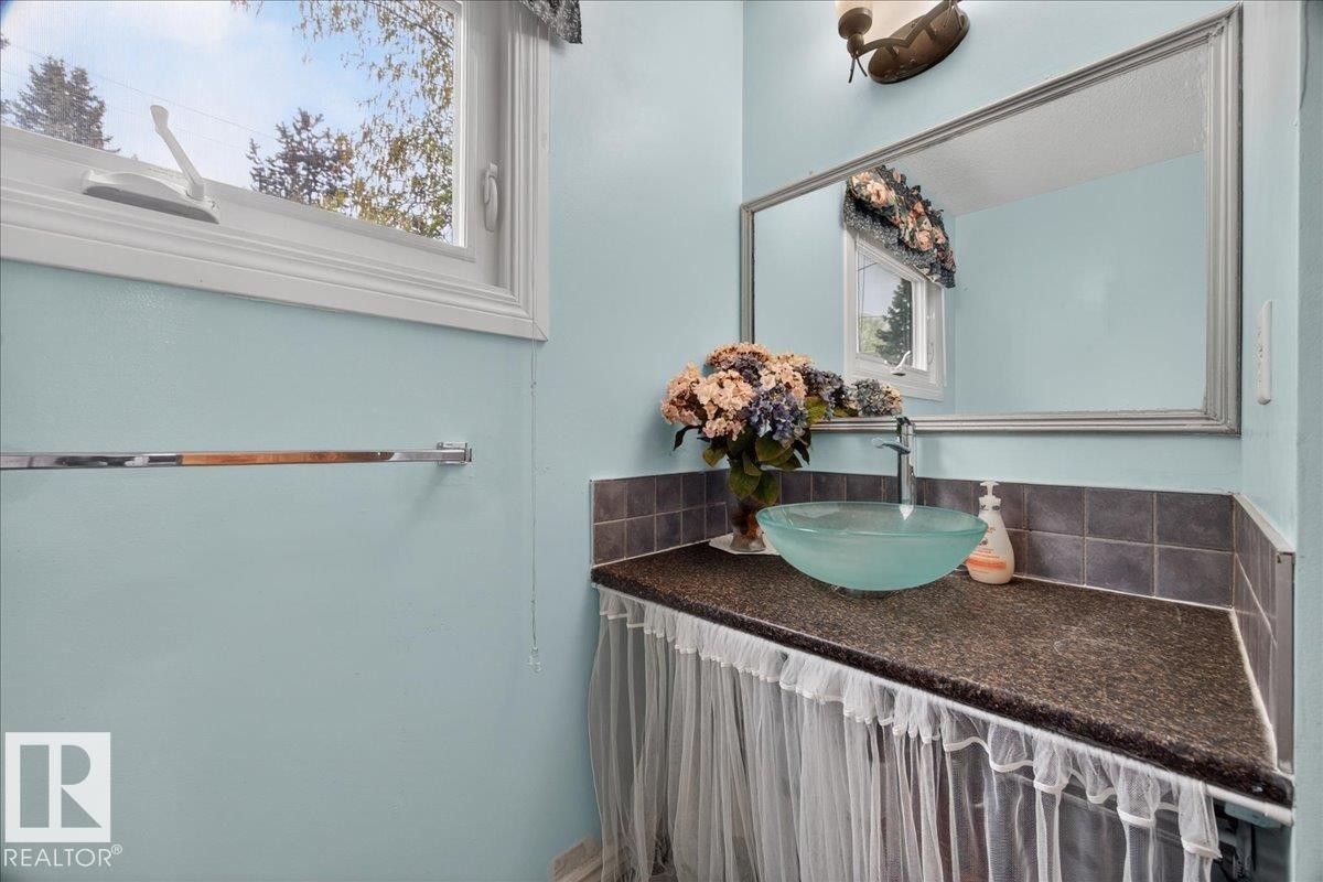 4124 121 Street, Edmonton, AB - Indoor