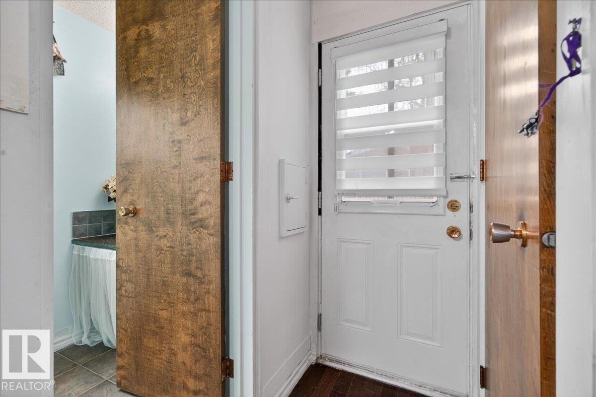 4124 121 Street, Edmonton, AB - Indoor Photo Showing Other Room