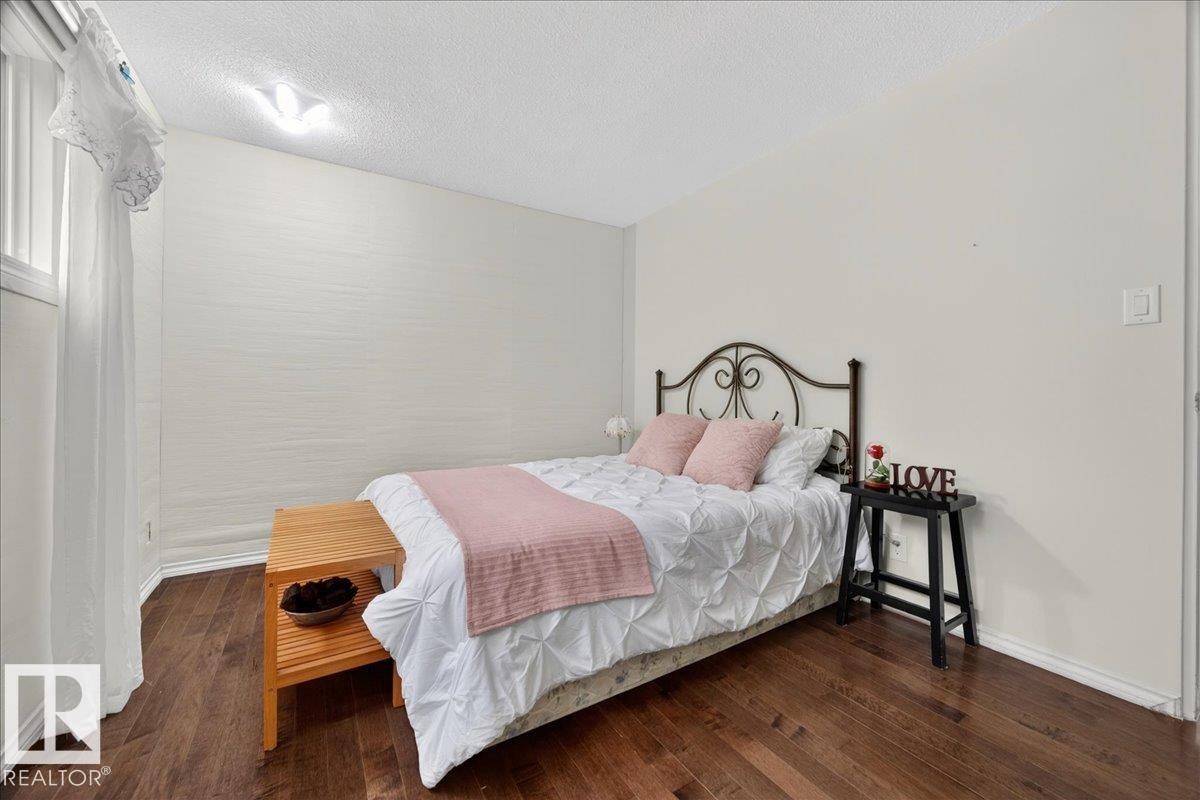 4124 121 Street, Edmonton, AB - Indoor Photo Showing Bedroom