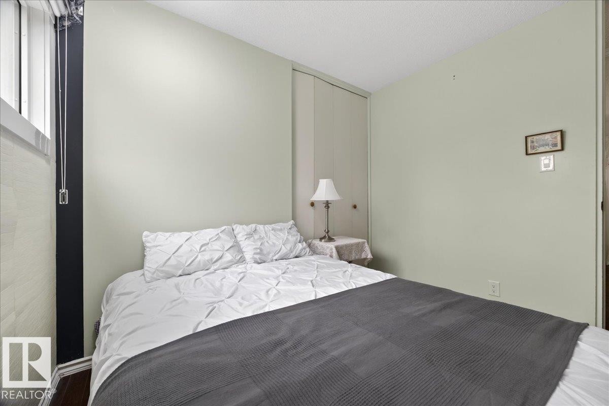 4124 121 Street, Edmonton, AB - Indoor Photo Showing Bedroom