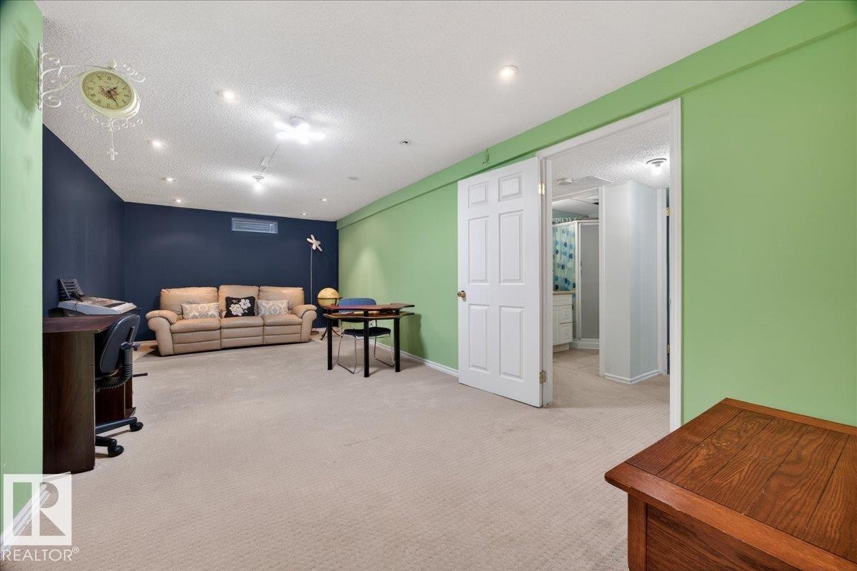 4124 121 Street, Edmonton, AB - Indoor Photo Showing Other Room