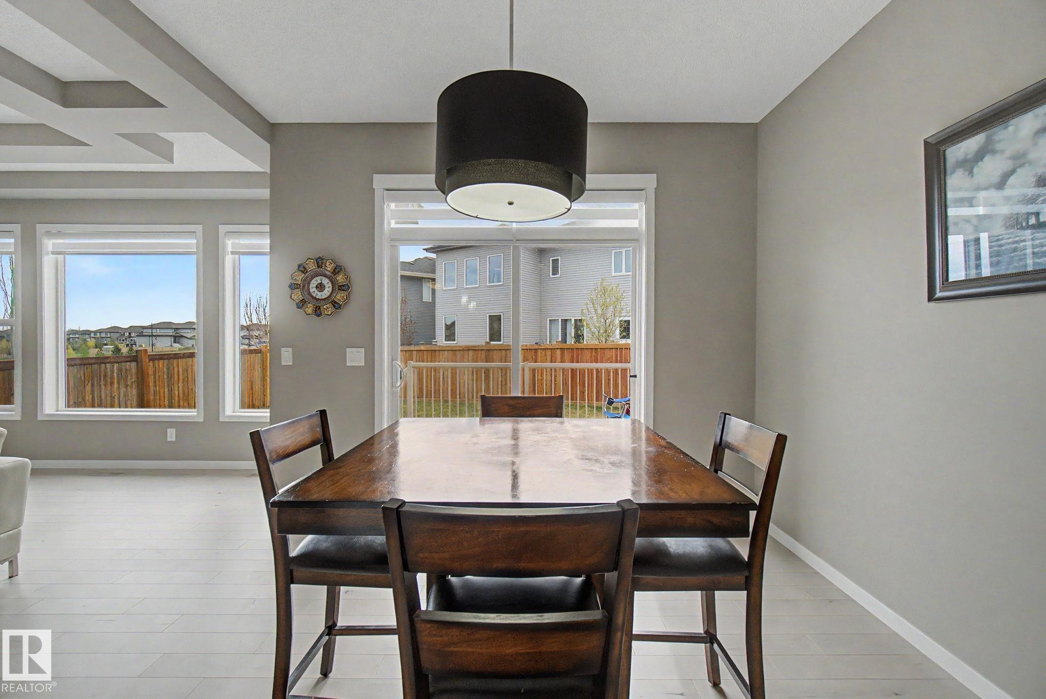 2233 56 Street Sw, Edmonton, AB - Indoor Photo Showing Dining Room