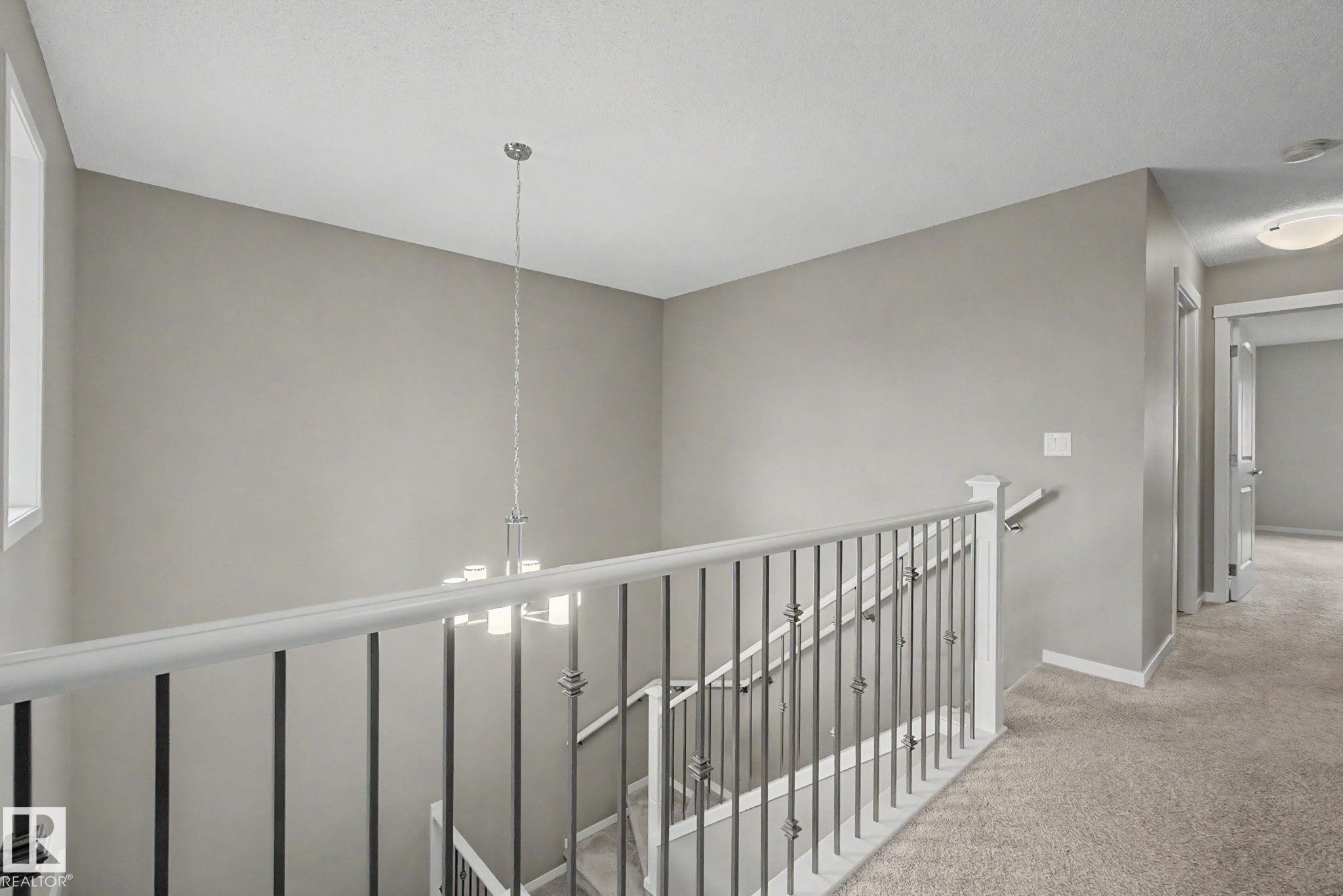 2233 56 Street Sw, Edmonton, AB - Indoor Photo Showing Other Room