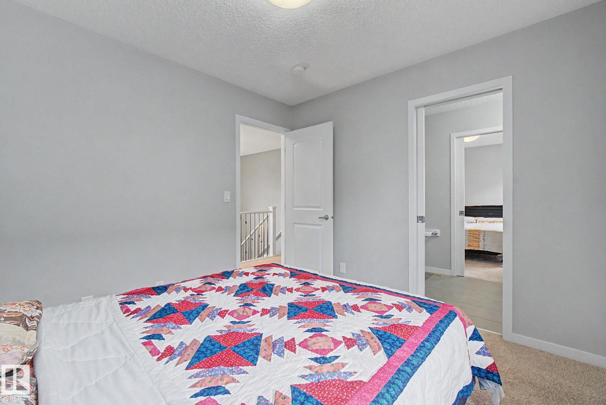 2233 56 Street Sw, Edmonton, AB - Indoor Photo Showing Bedroom