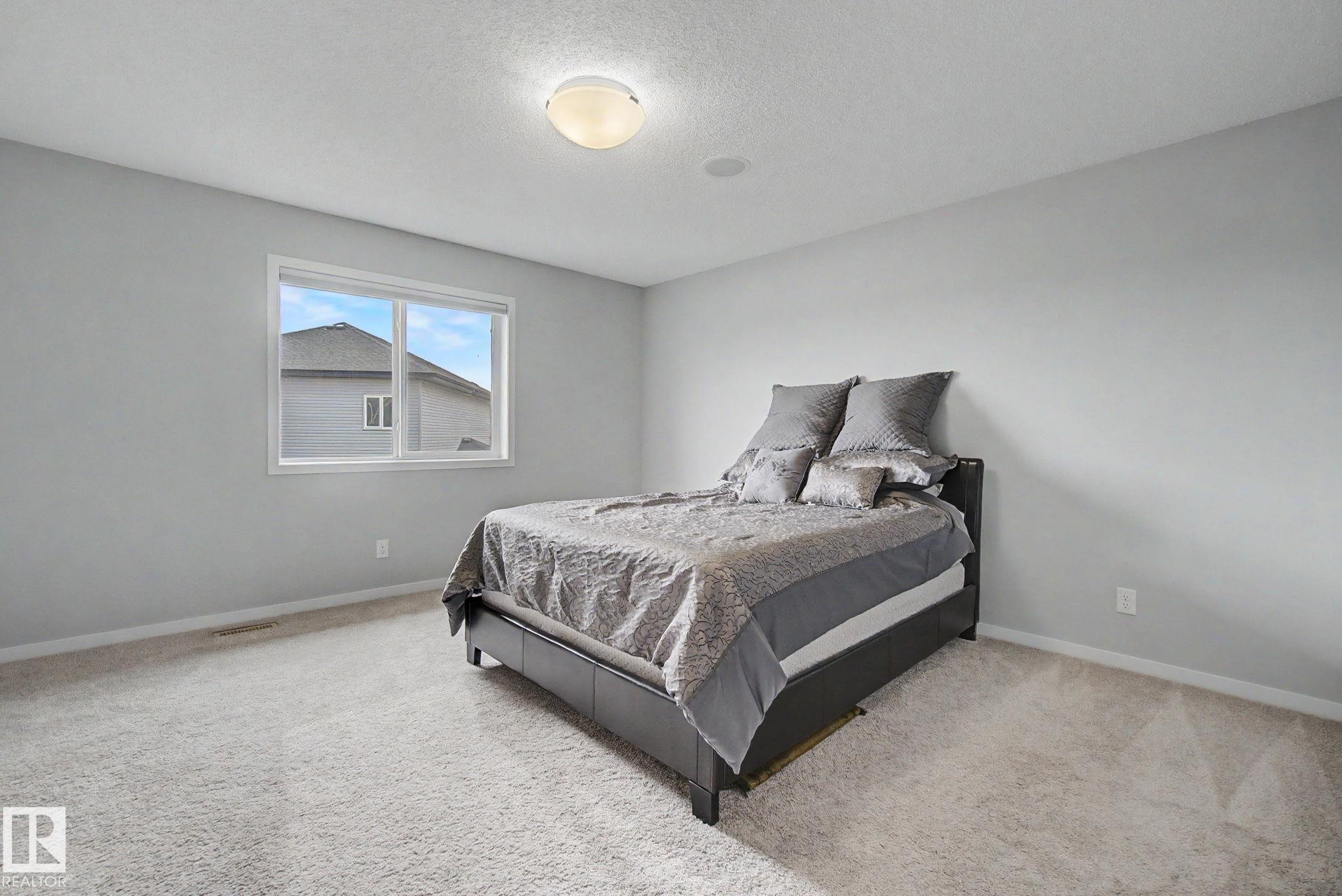 2233 56 Street Sw, Edmonton, AB - Indoor Photo Showing Bedroom