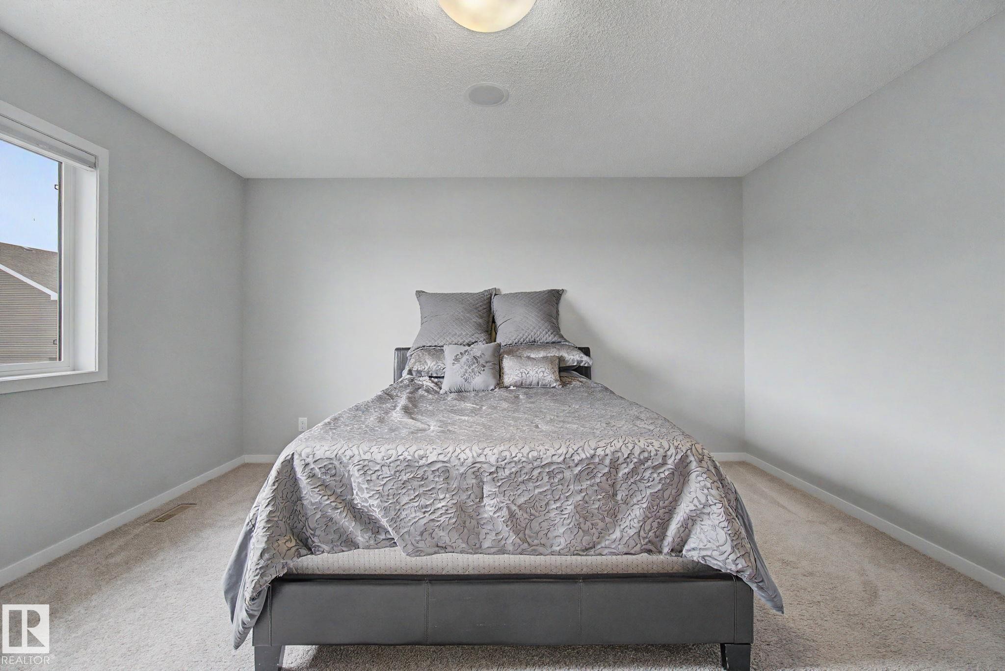 2233 56 Street Sw, Edmonton, AB - Indoor Photo Showing Bedroom