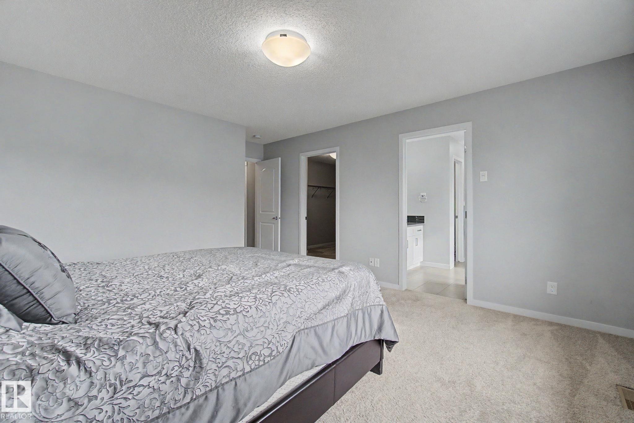2233 56 Street Sw, Edmonton, AB - Indoor Photo Showing Bedroom