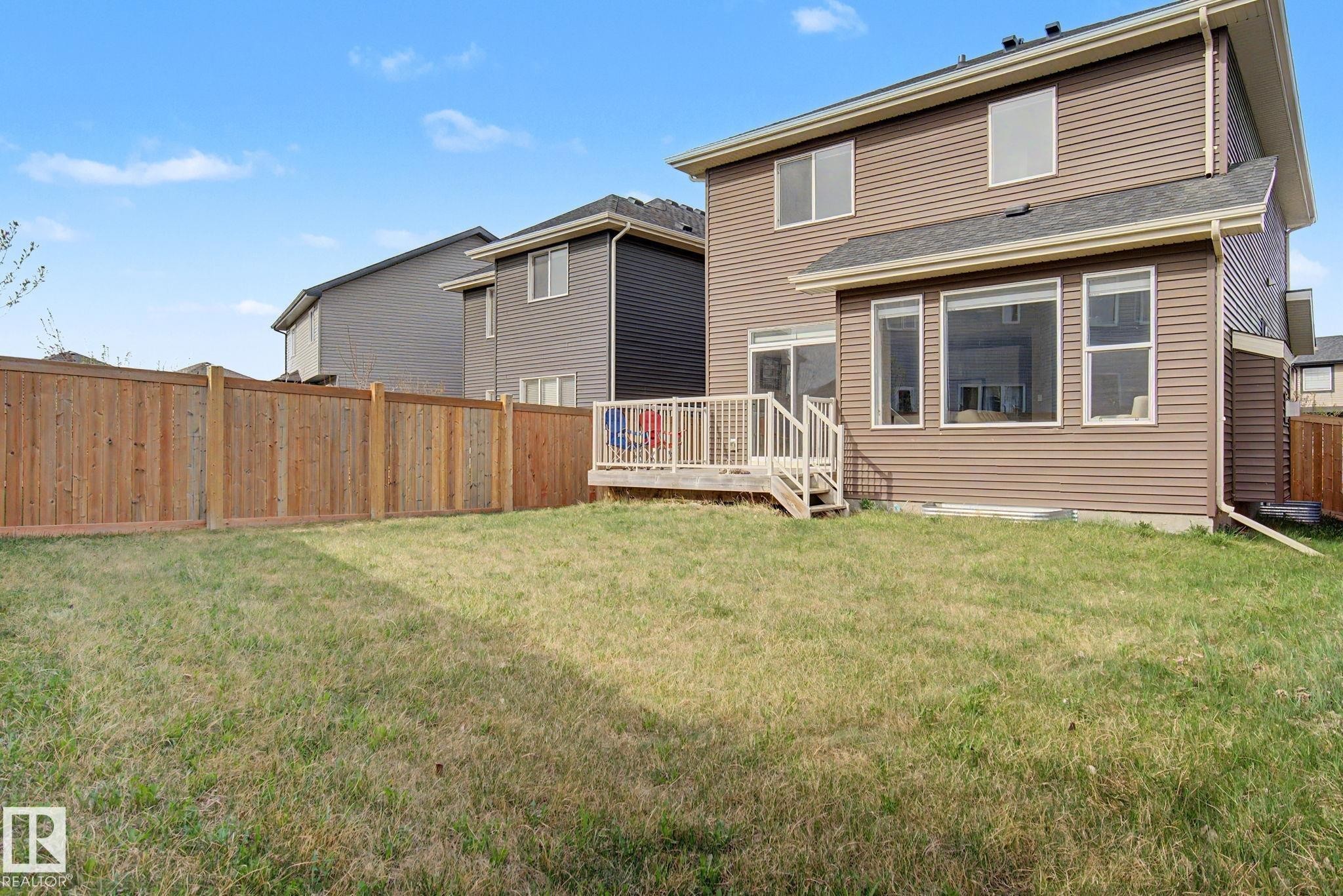 2233 56 Street Sw, Edmonton, AB - Outdoor