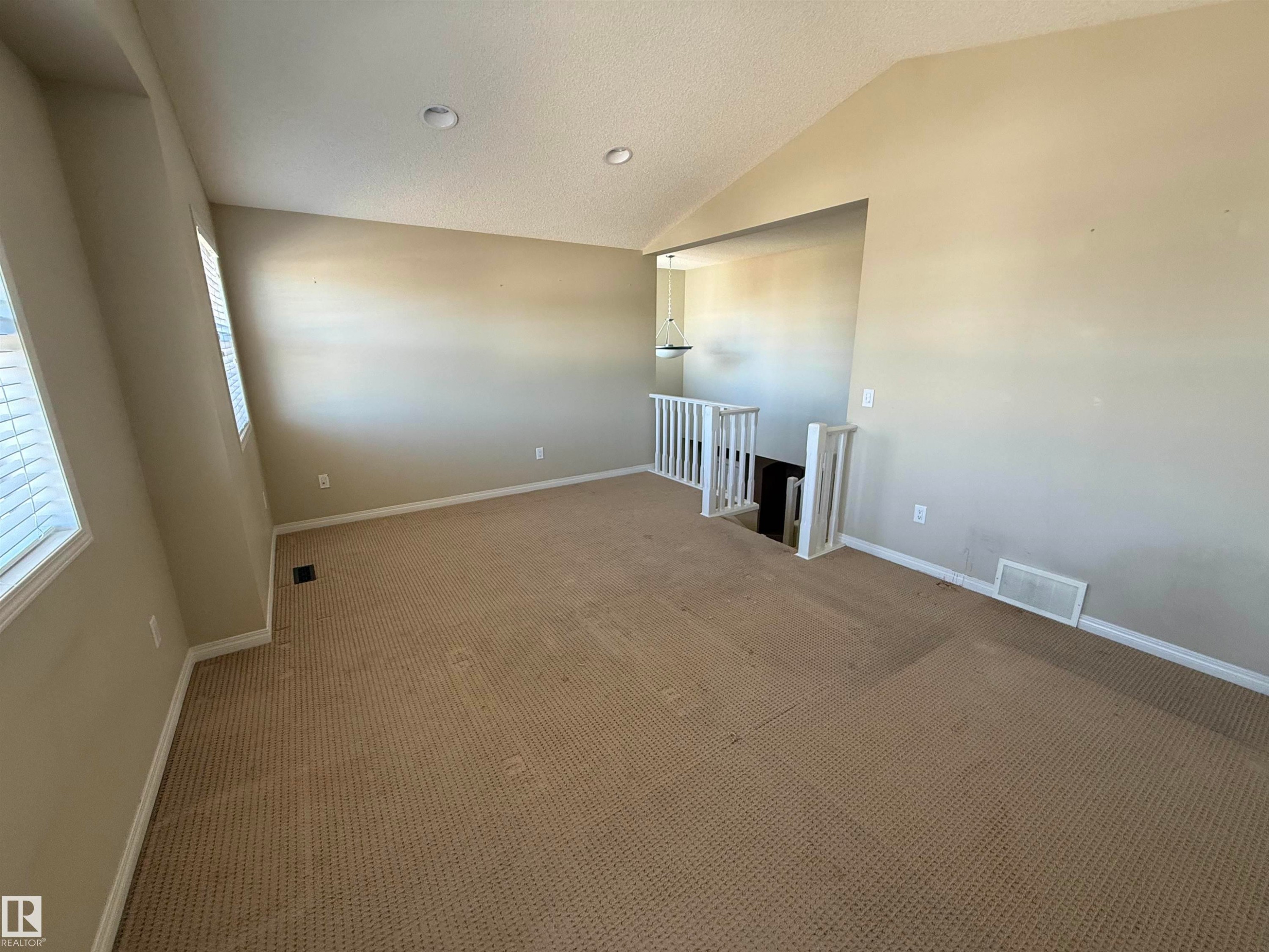 21113 92A Avenue, Edmonton, AB - Indoor Photo Showing Other Room