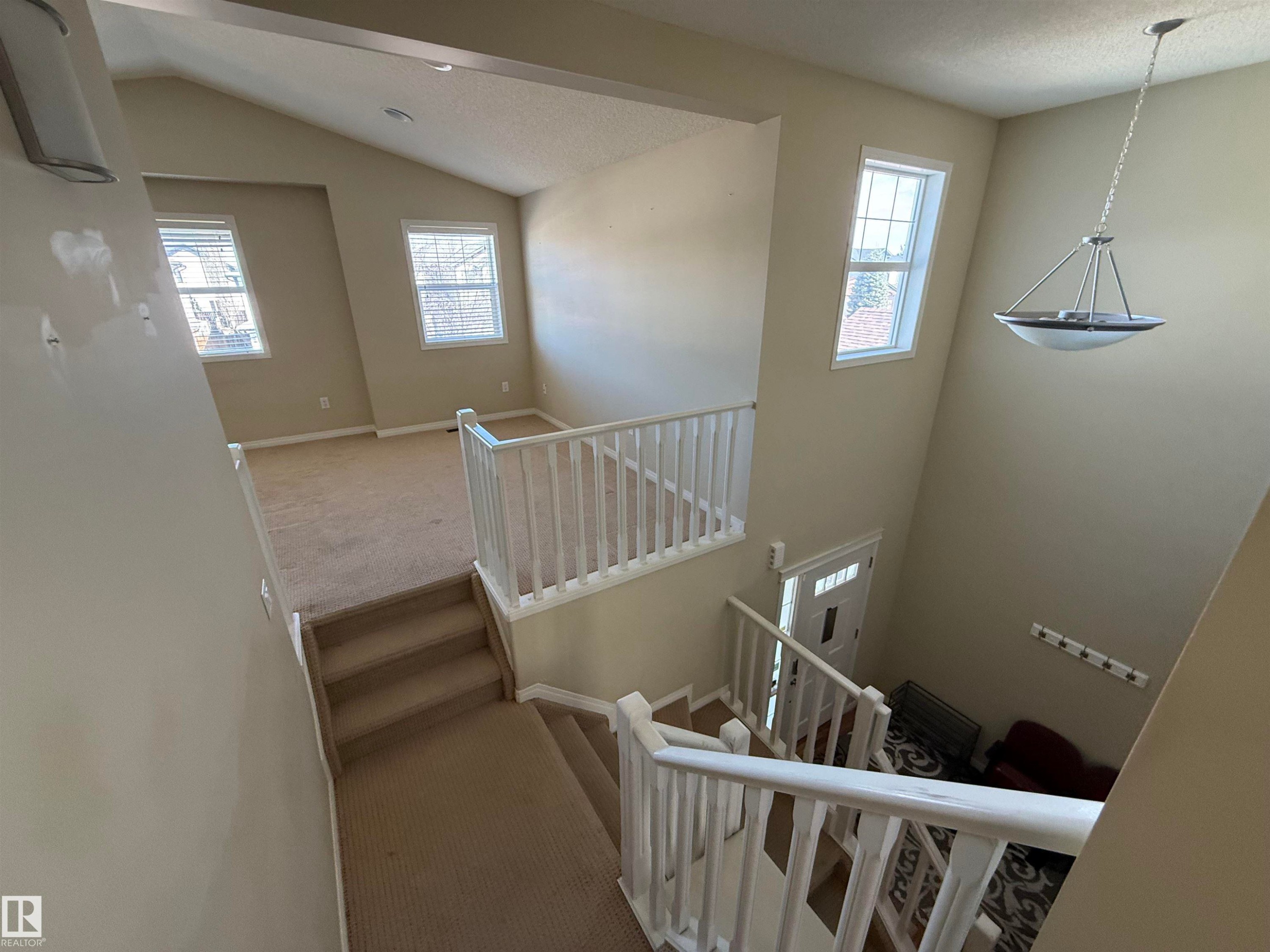 21113 92A Avenue, Edmonton, AB - Indoor Photo Showing Other Room