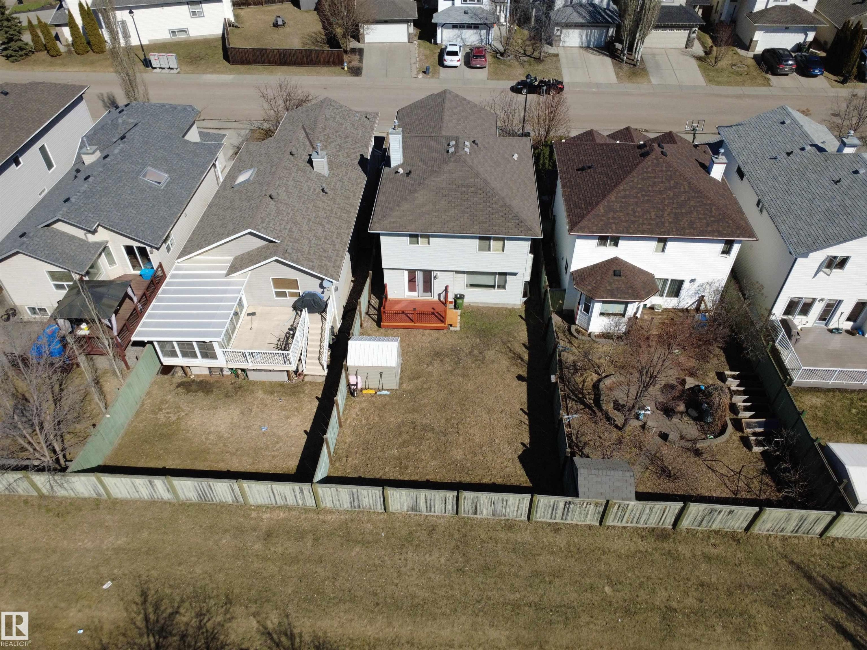 21113 92A Avenue, Edmonton, AB - Outdoor