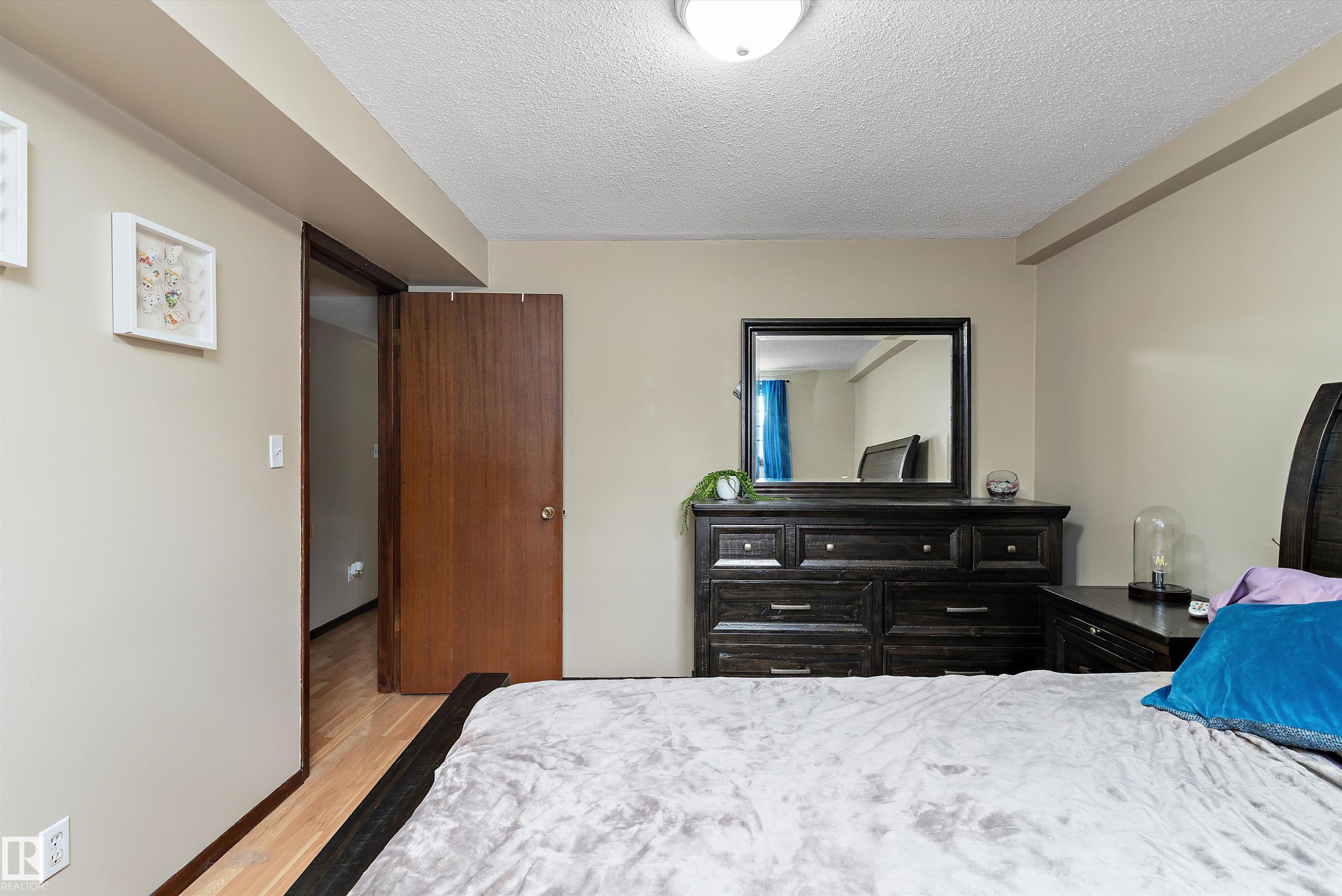 12916 69 Street, Edmonton, AB - Indoor Photo Showing Bedroom