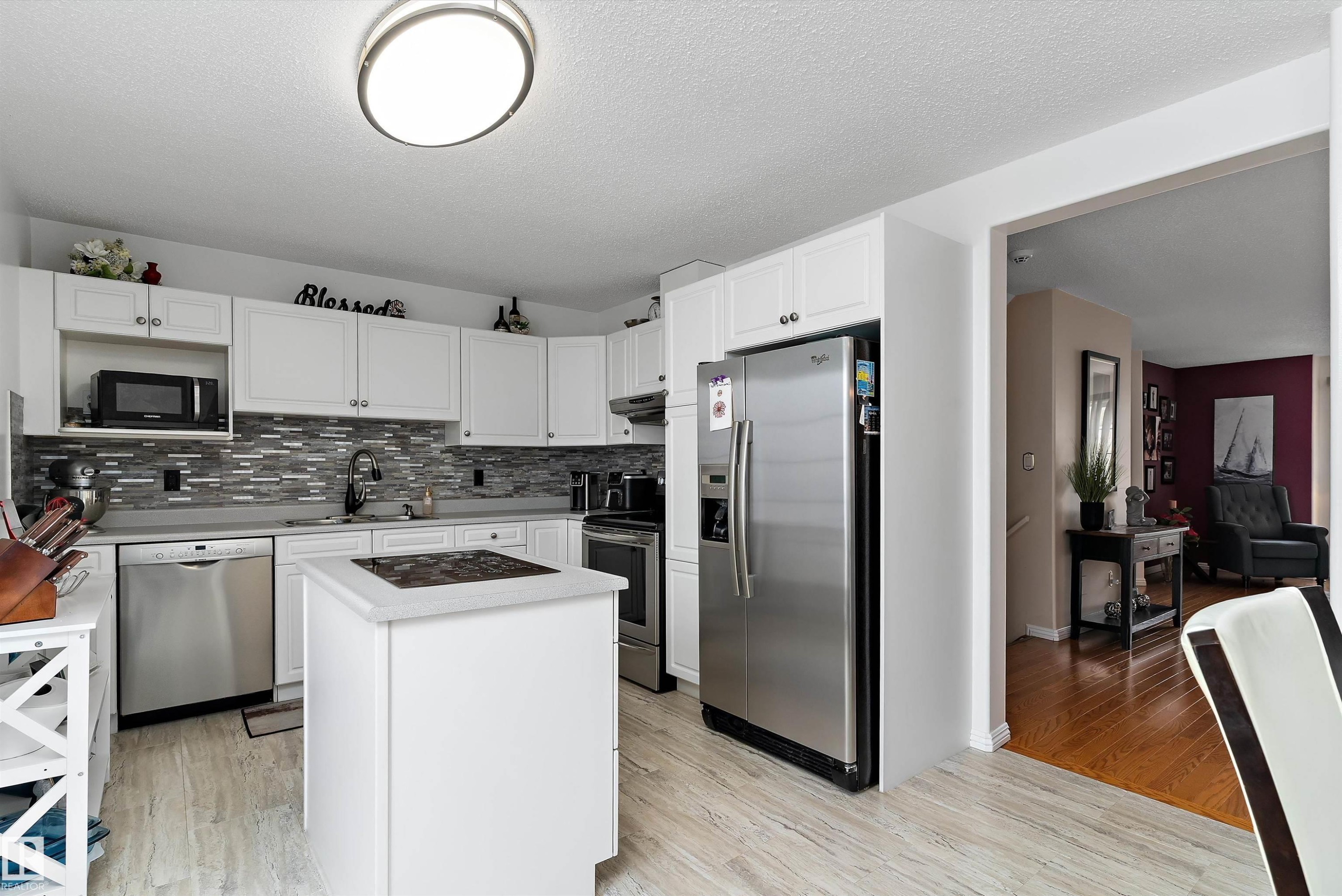 26 2419 133 Avenue, Edmonton, AB - Indoor Photo Showing Kitchen