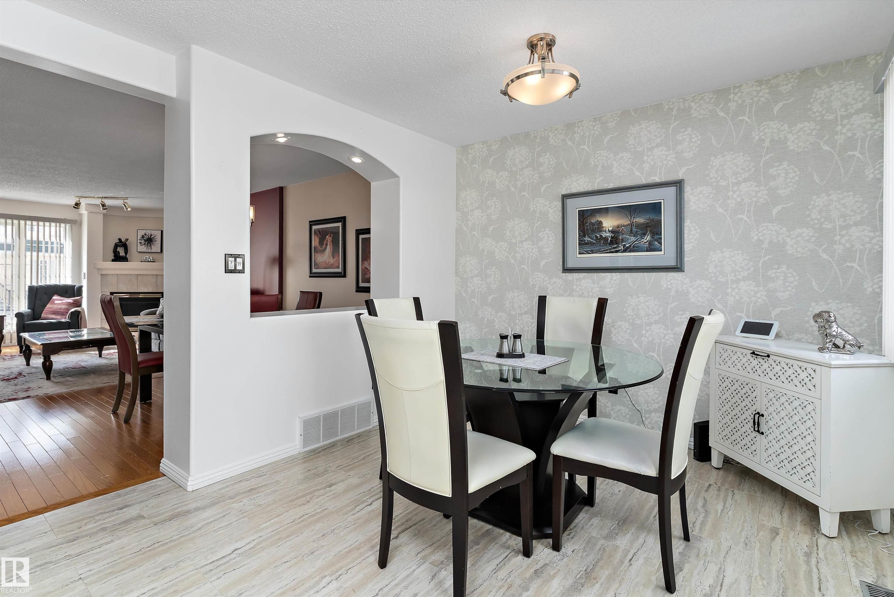 26 2419 133 Avenue, Edmonton, AB - Indoor Photo Showing Dining Room