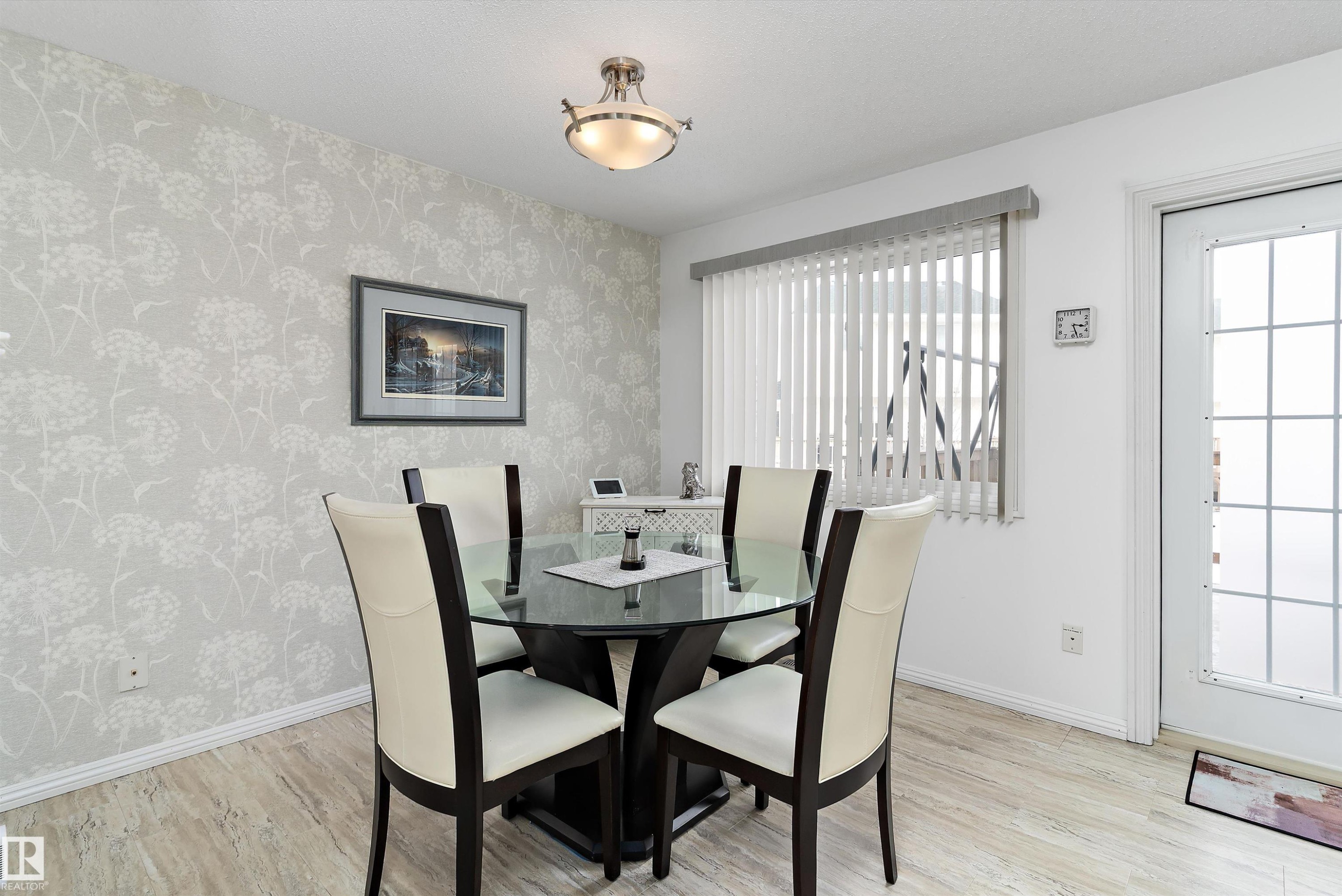 26 2419 133 Avenue, Edmonton, AB - Indoor Photo Showing Dining Room