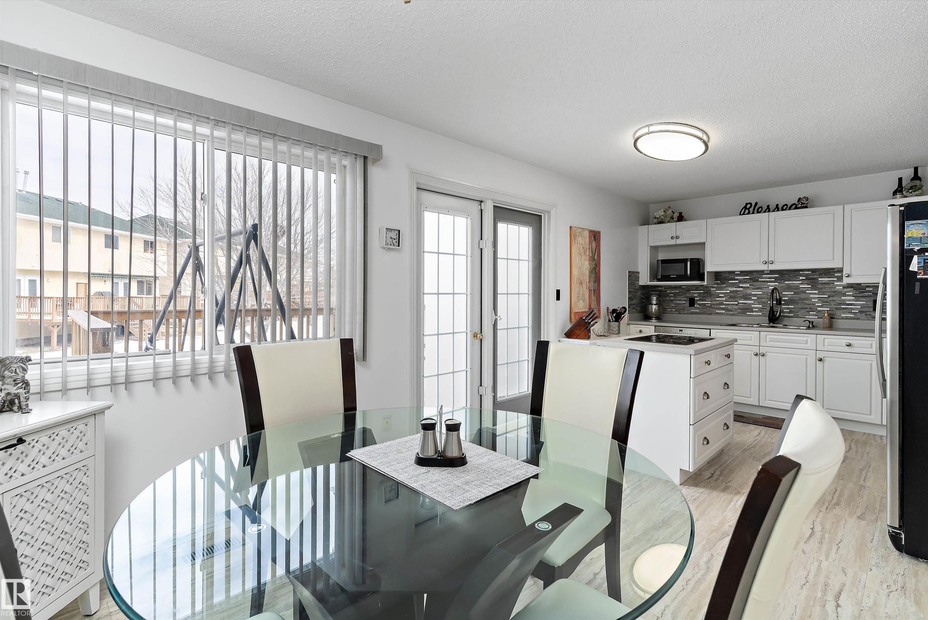 26 2419 133 Avenue, Edmonton, AB - Indoor Photo Showing Dining Room