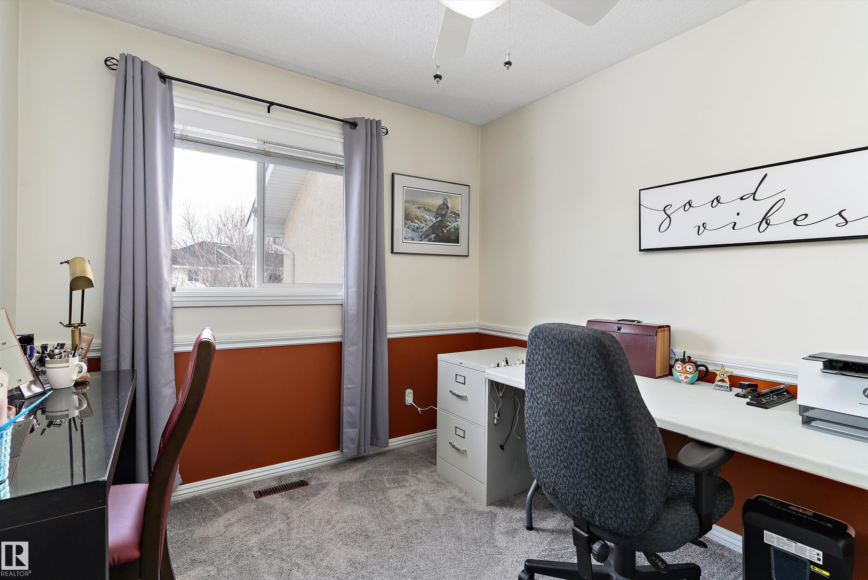26 2419 133 Avenue, Edmonton, AB - Indoor Photo Showing Office