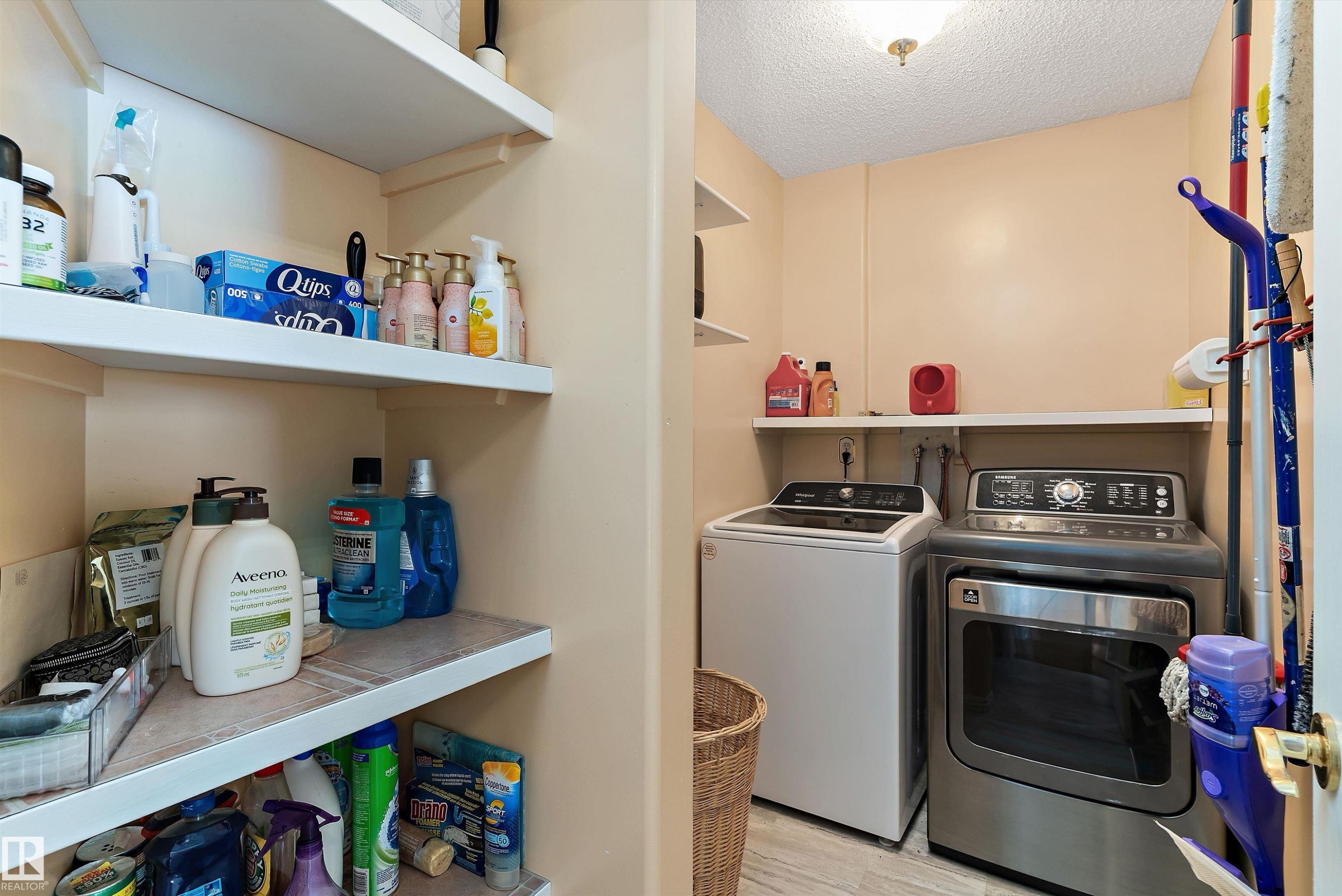 26 2419 133 Avenue, Edmonton, AB - Indoor Photo Showing Laundry Room