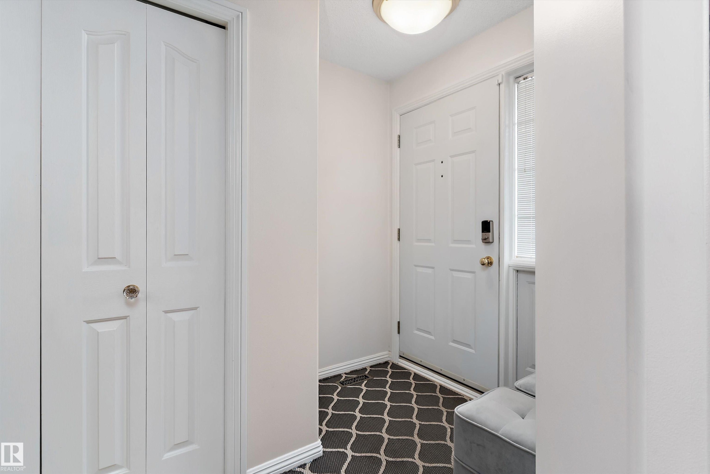 26 2419 133 Avenue, Edmonton, AB - Indoor Photo Showing Other Room