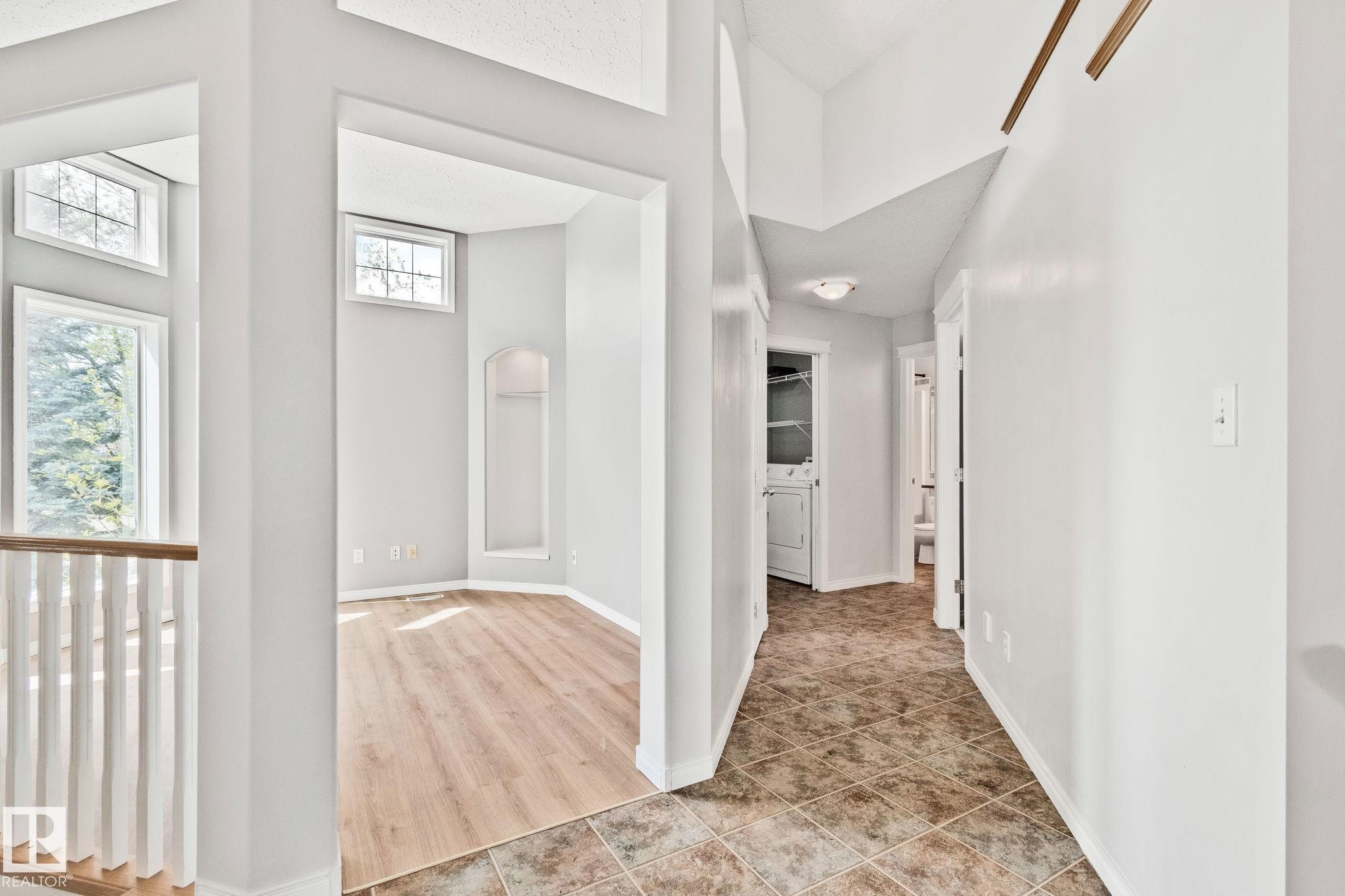 522 Hunters Way, Edmonton, AB - Indoor Photo Showing Other Room