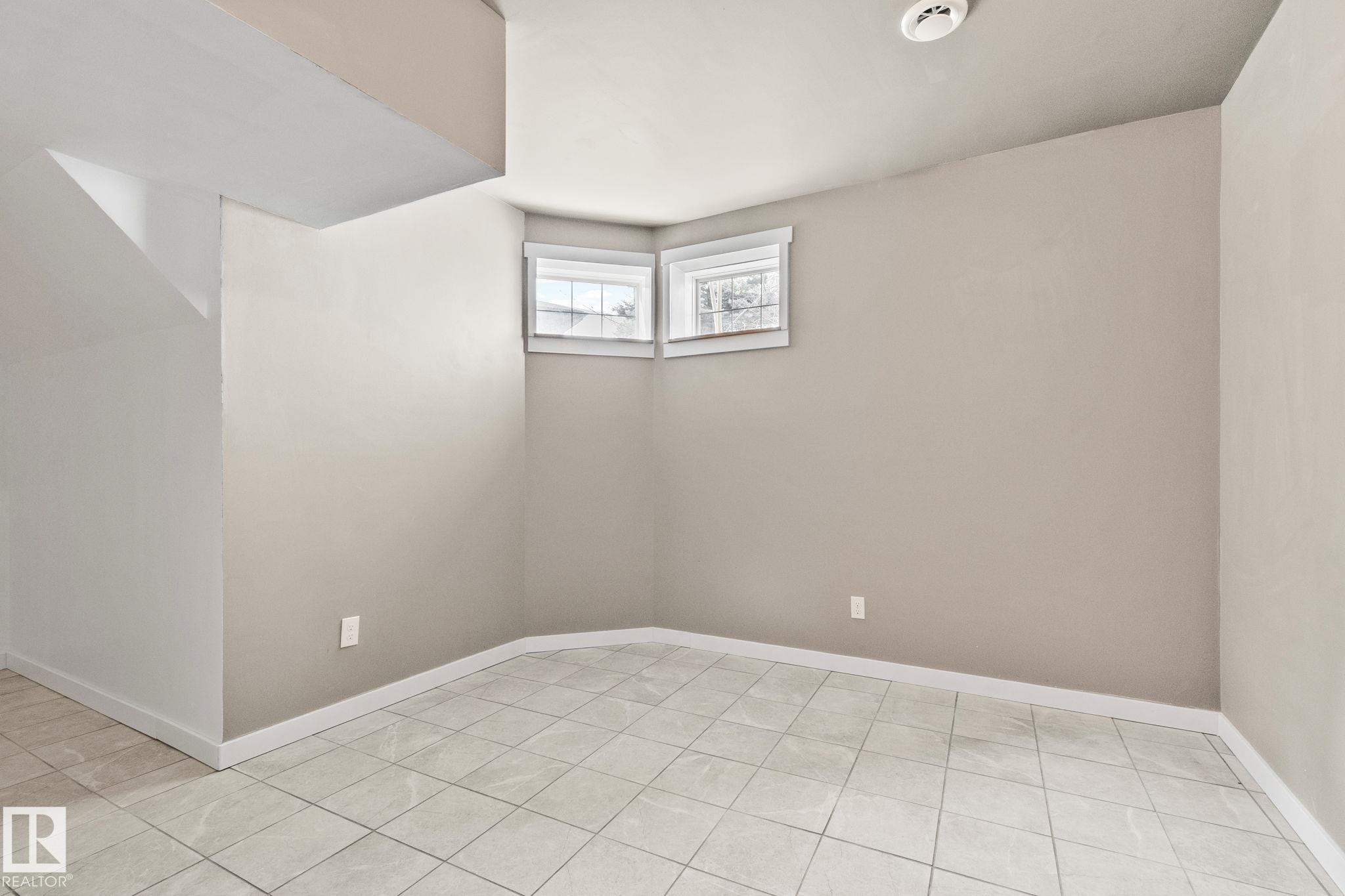 522 Hunters Way, Edmonton, AB - Indoor