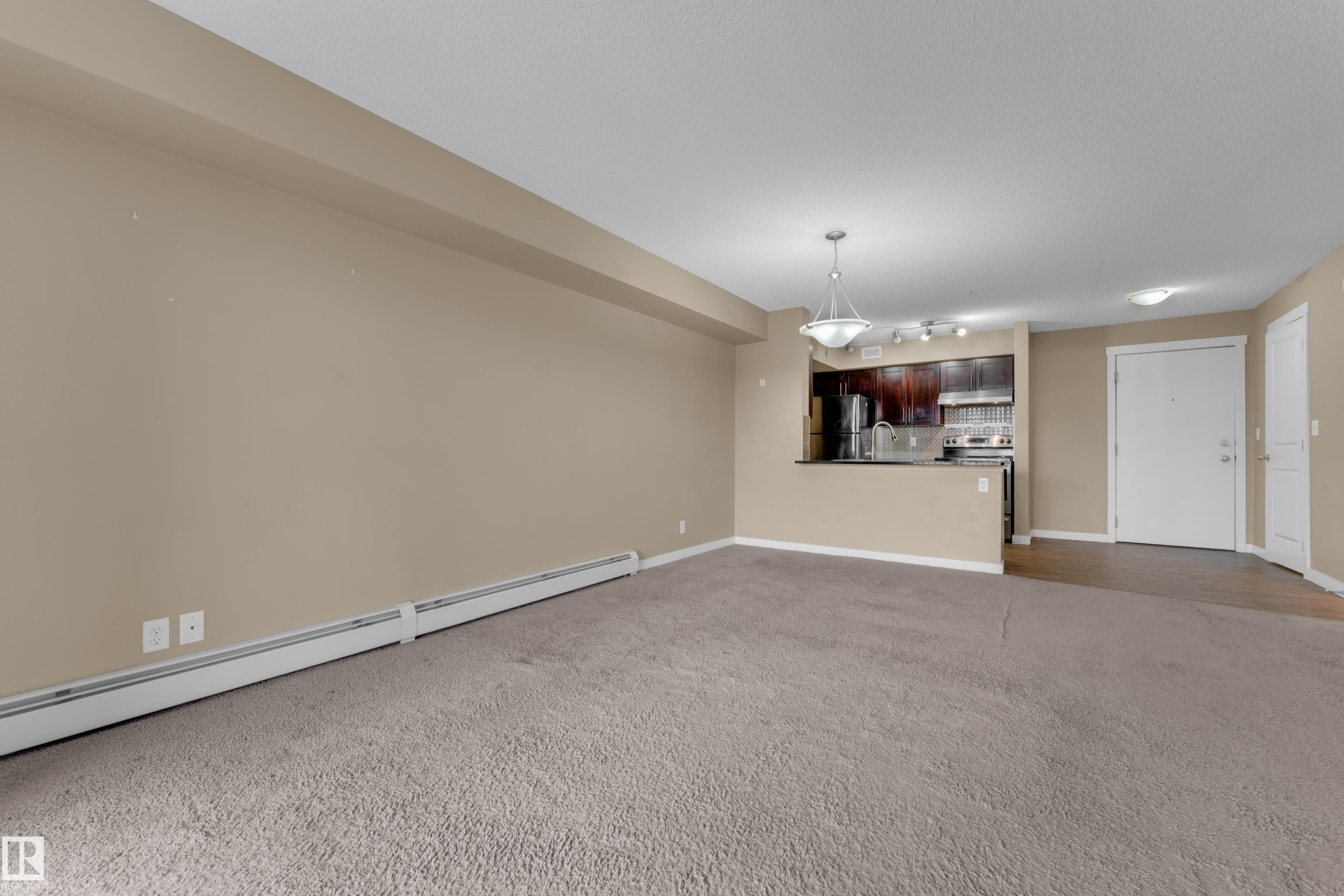 303 111 Watt Common, Edmonton, AB - Indoor Photo Showing Other Room