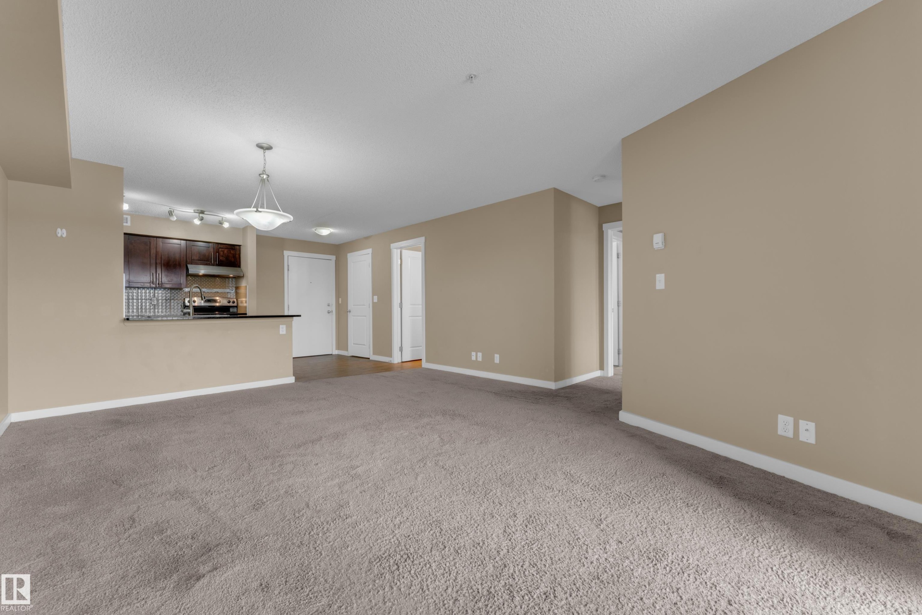 303 111 Watt Common, Edmonton, AB - Indoor Photo Showing Other Room
