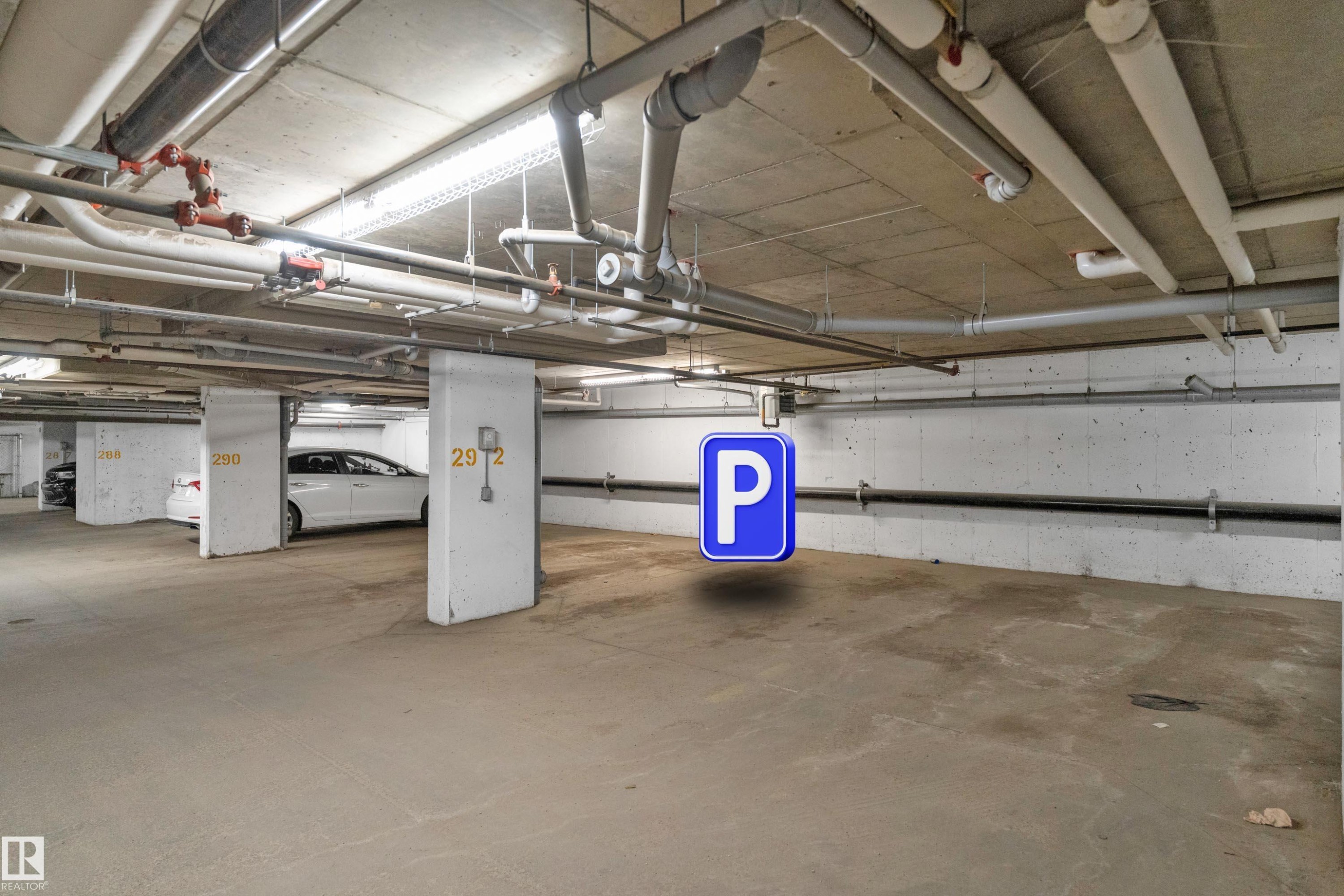 303 111 Watt Common, Edmonton, AB - Indoor Photo Showing Garage
