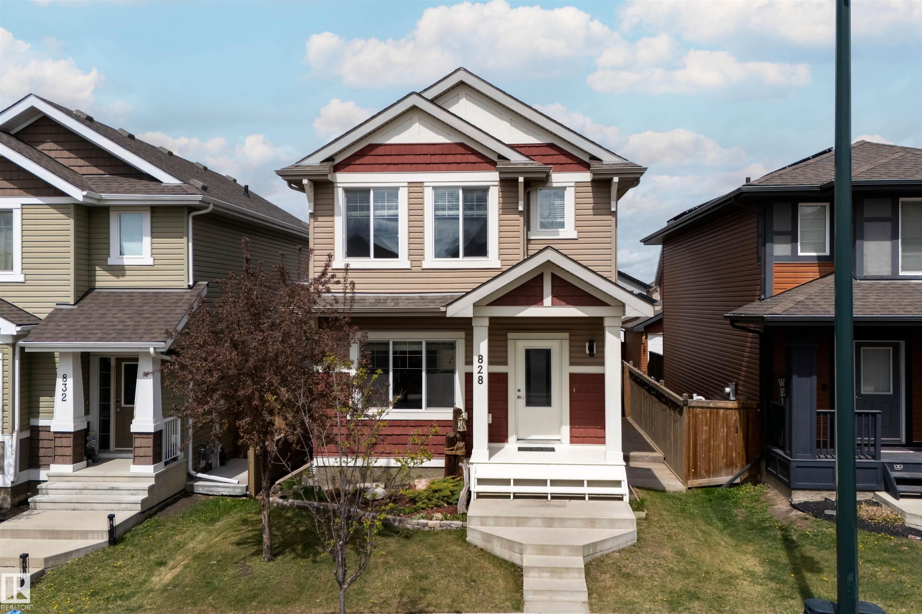 828 36 Avenue, Edmonton, AB - Outdoor With Facade
