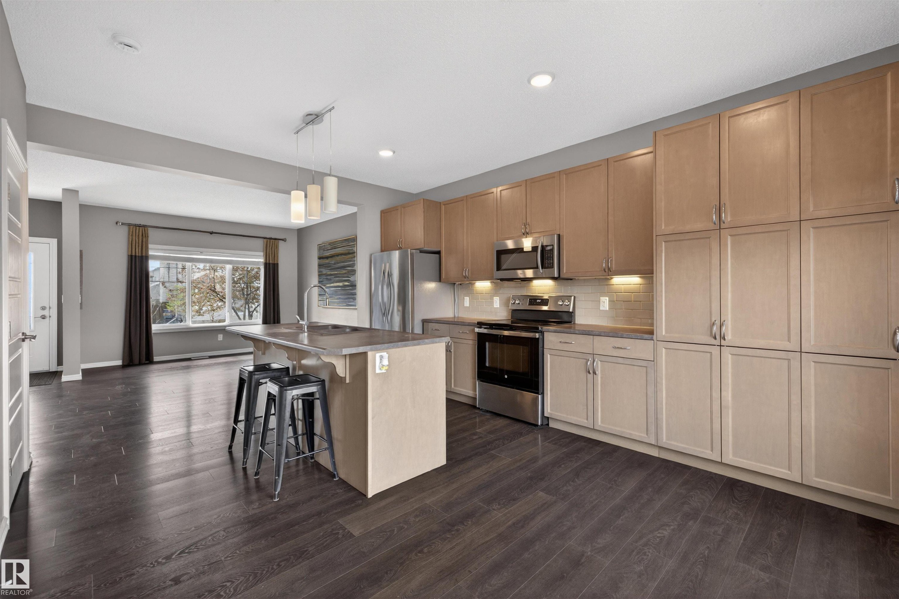 828 36 Avenue, Edmonton, AB - Indoor Photo Showing Kitchen