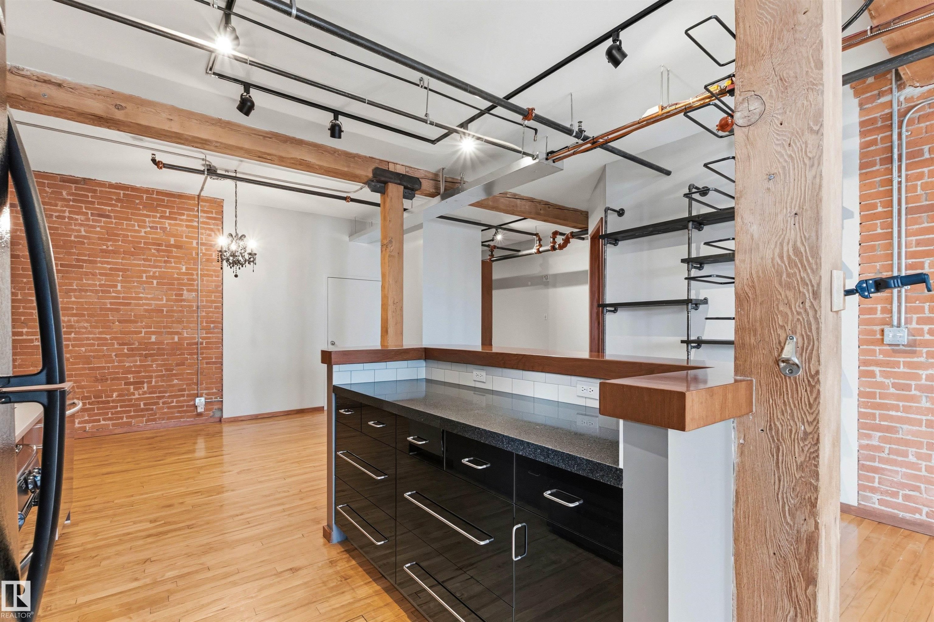 401 10249 104 Street, Edmonton, AB