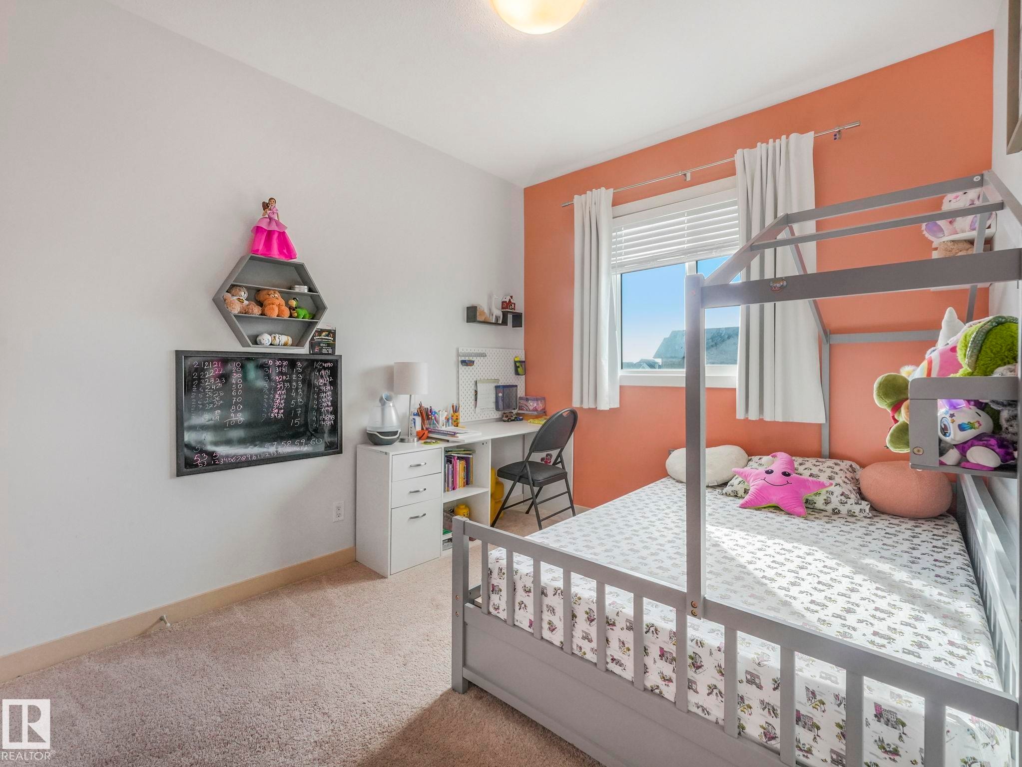 22522 98A Avenue, Edmonton, AB - Indoor