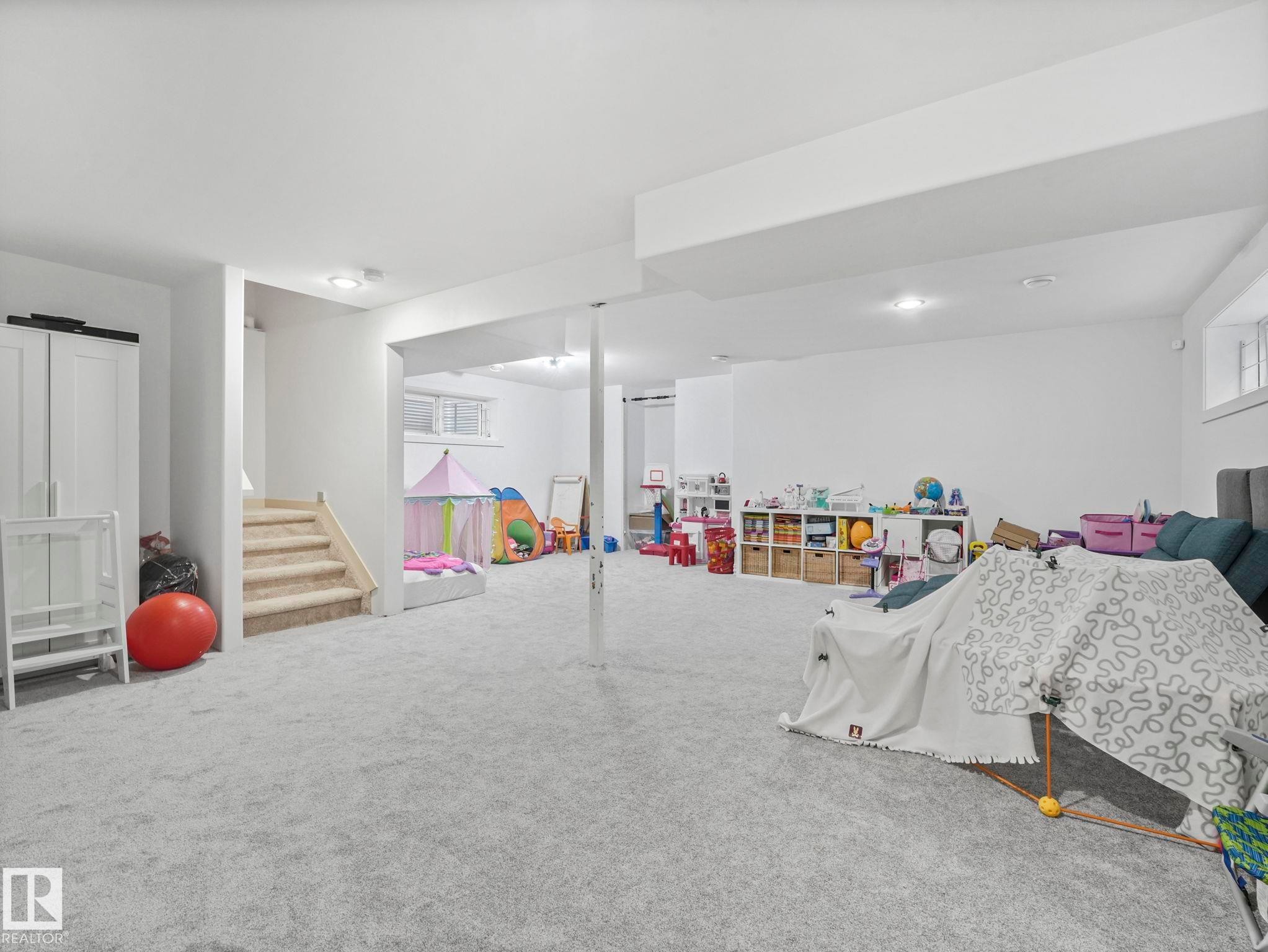 22522 98A Avenue, Edmonton, AB - Indoor