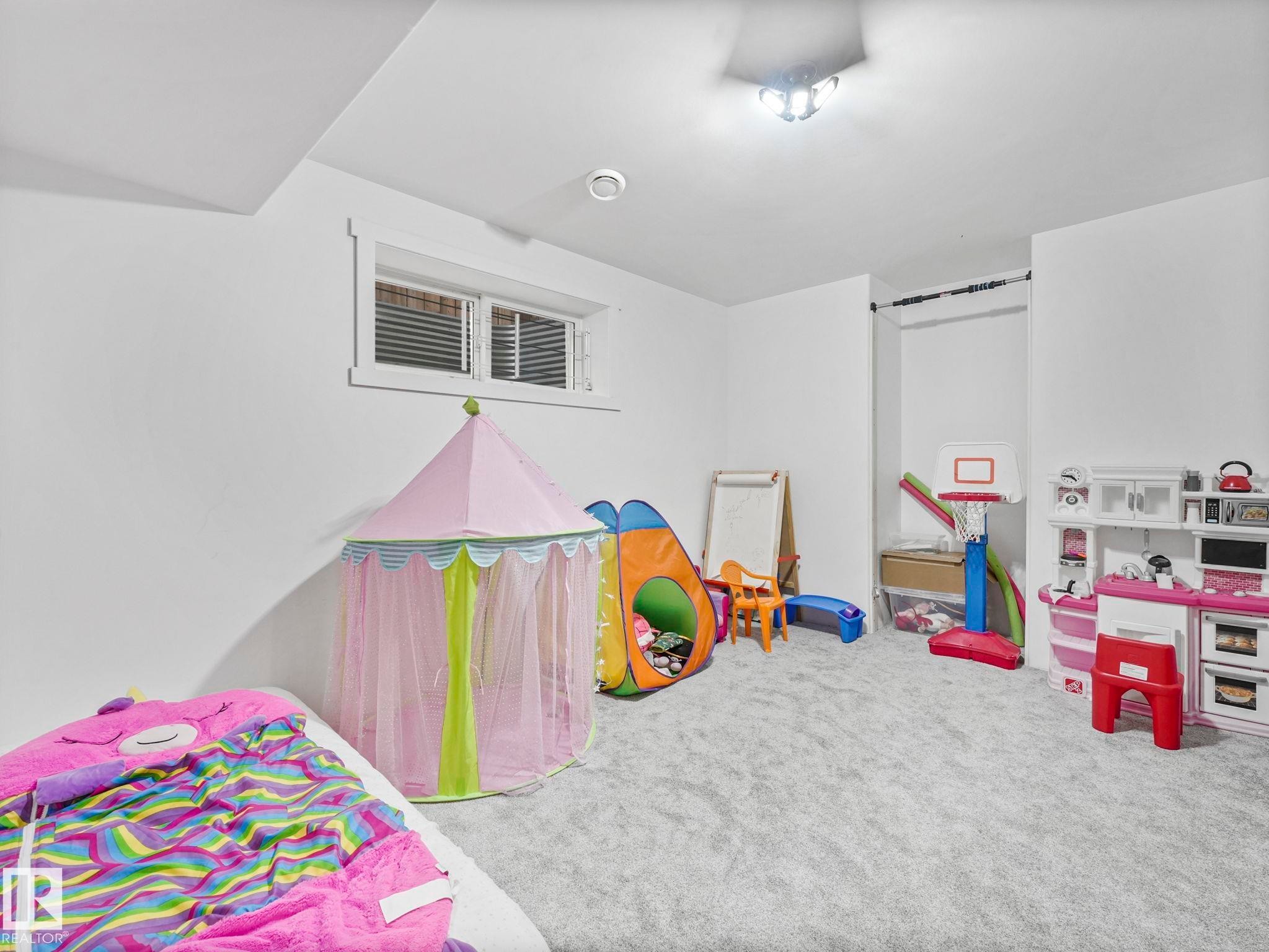 22522 98A Avenue, Edmonton, AB - Indoor Photo Showing Bedroom