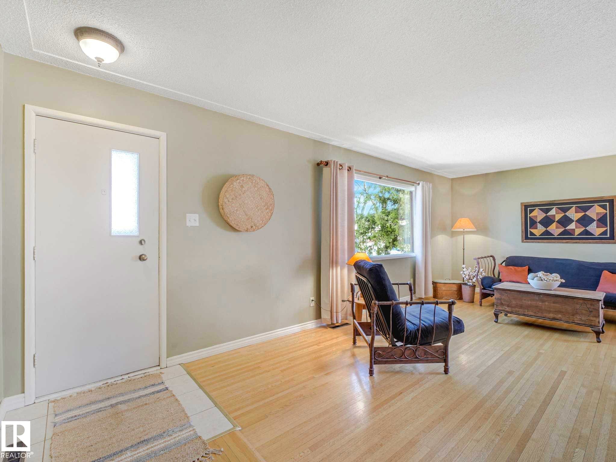 9635 64 Avenue, Edmonton, AB