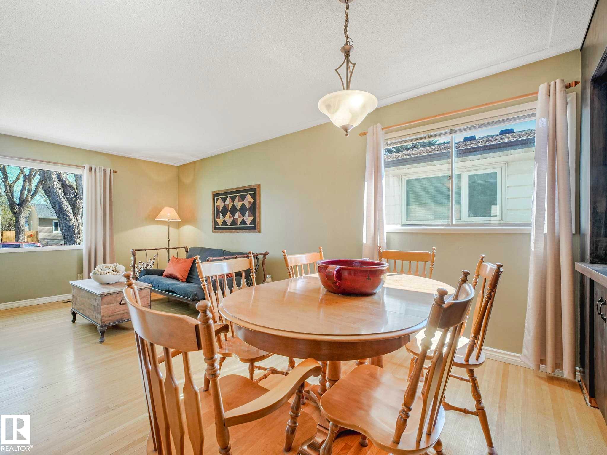 9635 64 Avenue, Edmonton, AB