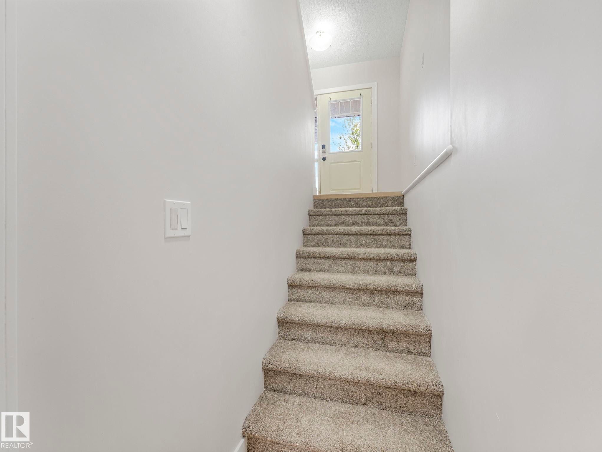 7327 24 Avenue, Edmonton, AB - Indoor Photo Showing Other Room