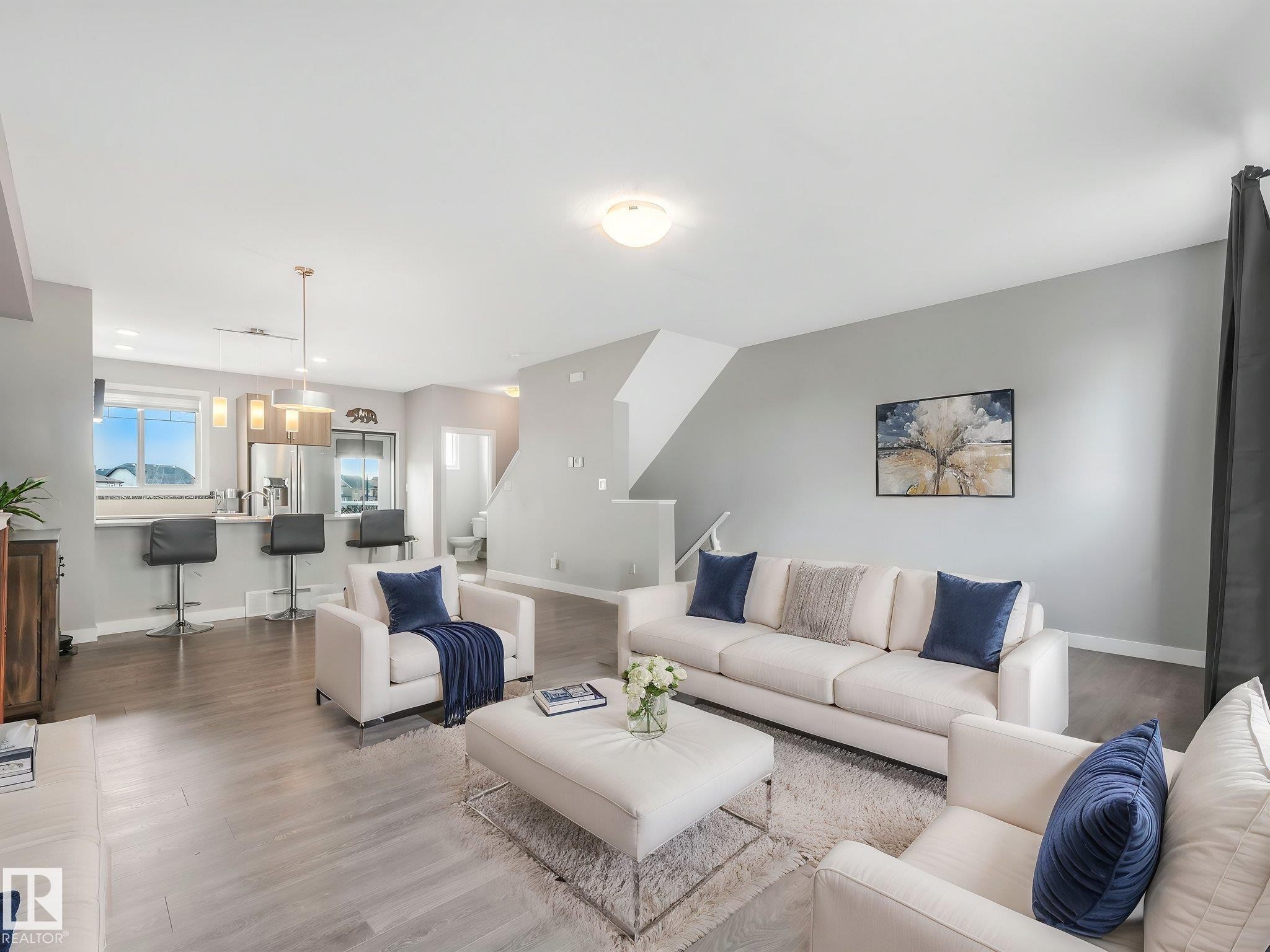 23 13139 205 Street, Edmonton, AB - Indoor Photo Showing Living Room