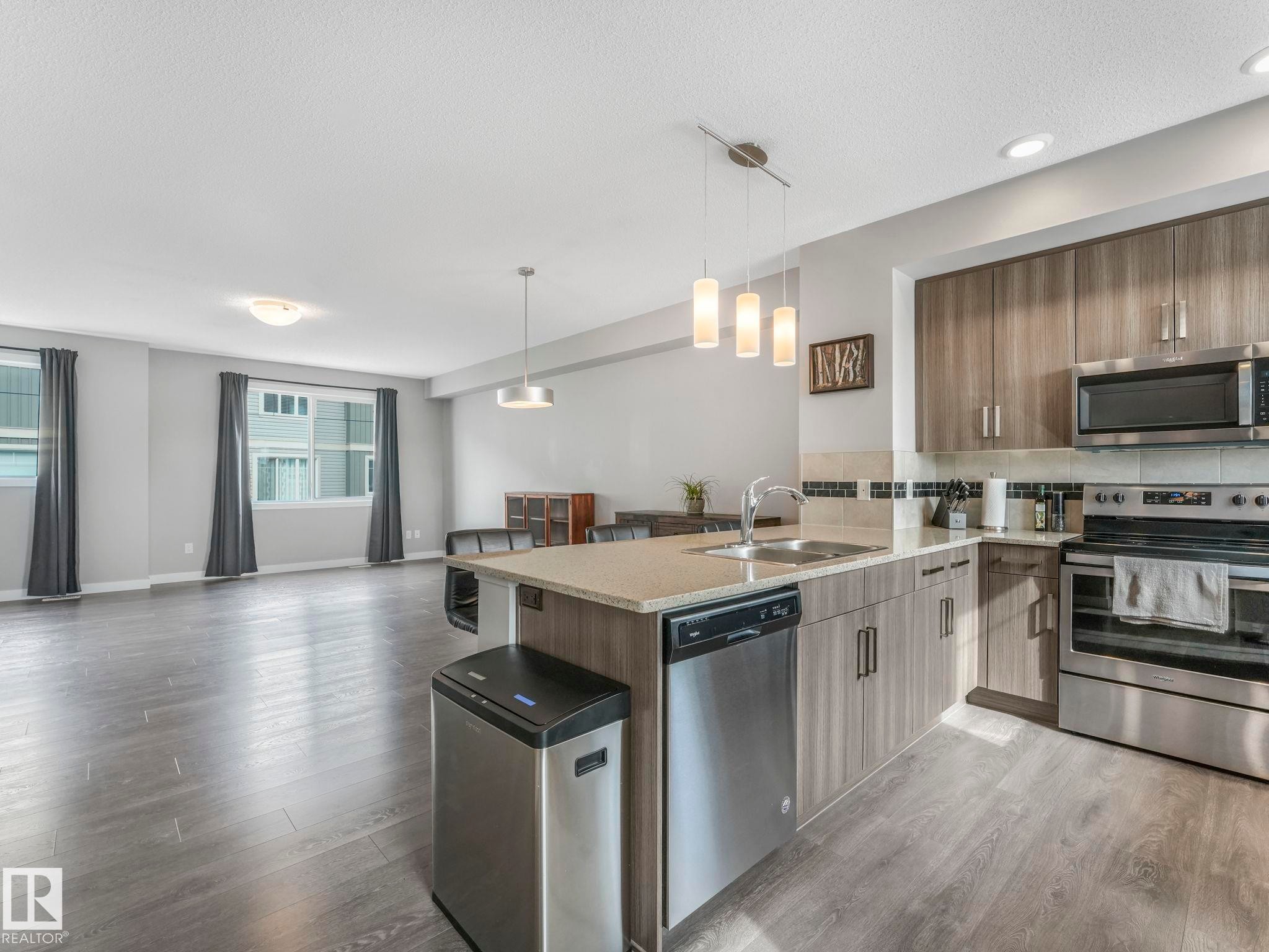 23 13139 205 Street, Edmonton, AB - Indoor Photo Showing Kitchen With Upgraded Kitchen