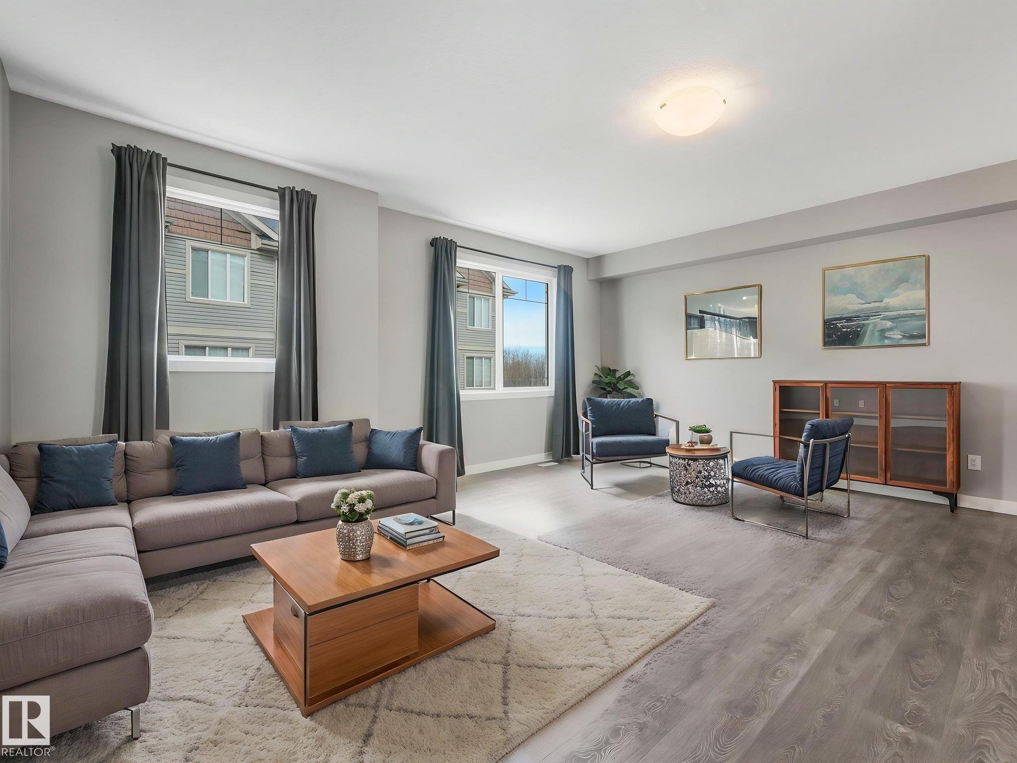 23 13139 205 Street, Edmonton, AB - Indoor Photo Showing Living Room